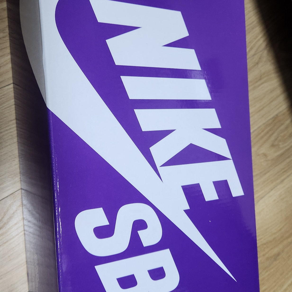Nike SB Dunk Low Pro Black White 착용 스타일 - 1