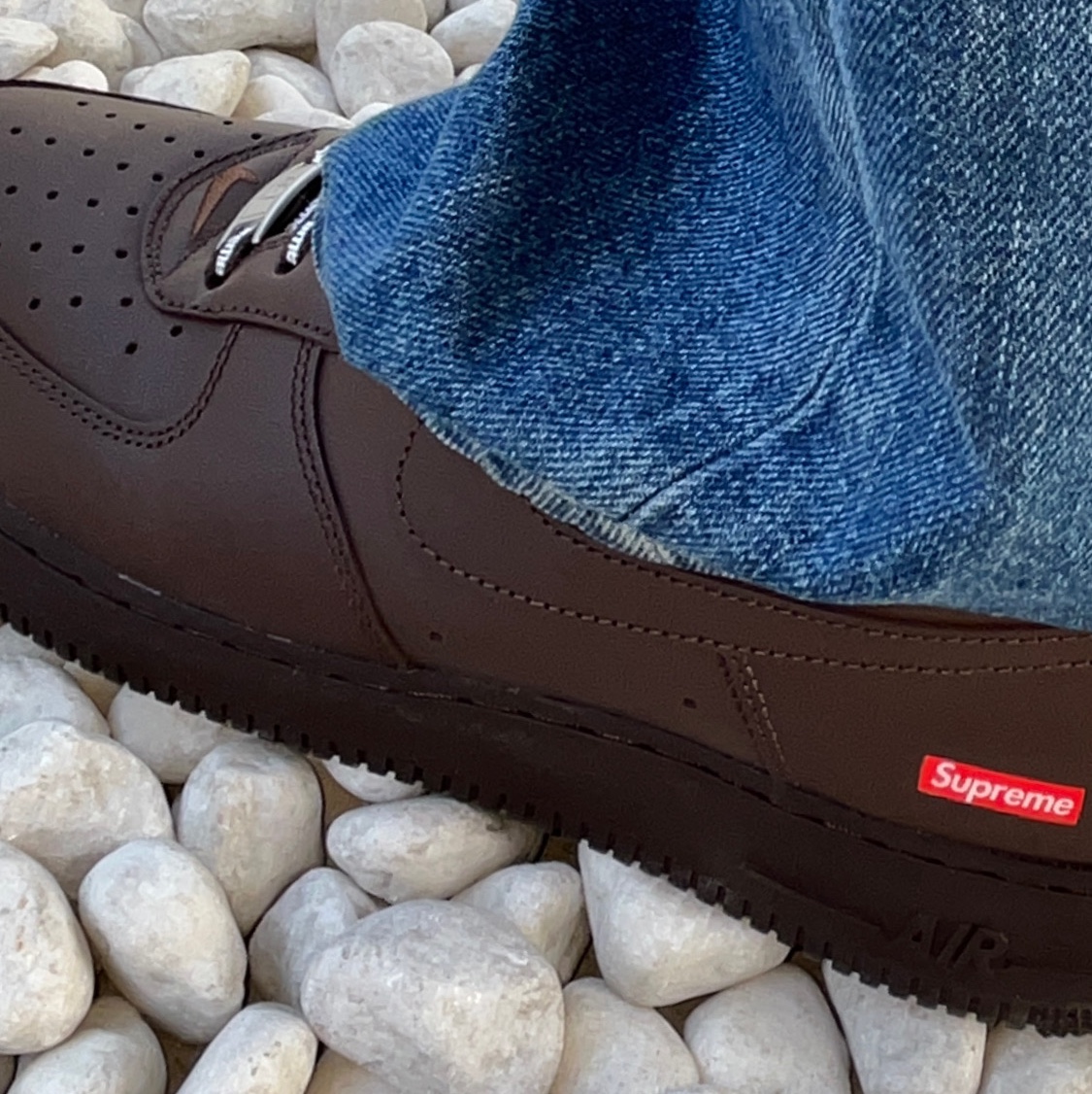 Nike x Supreme Air Force 1 Low Baroque Brown 착용 스타일