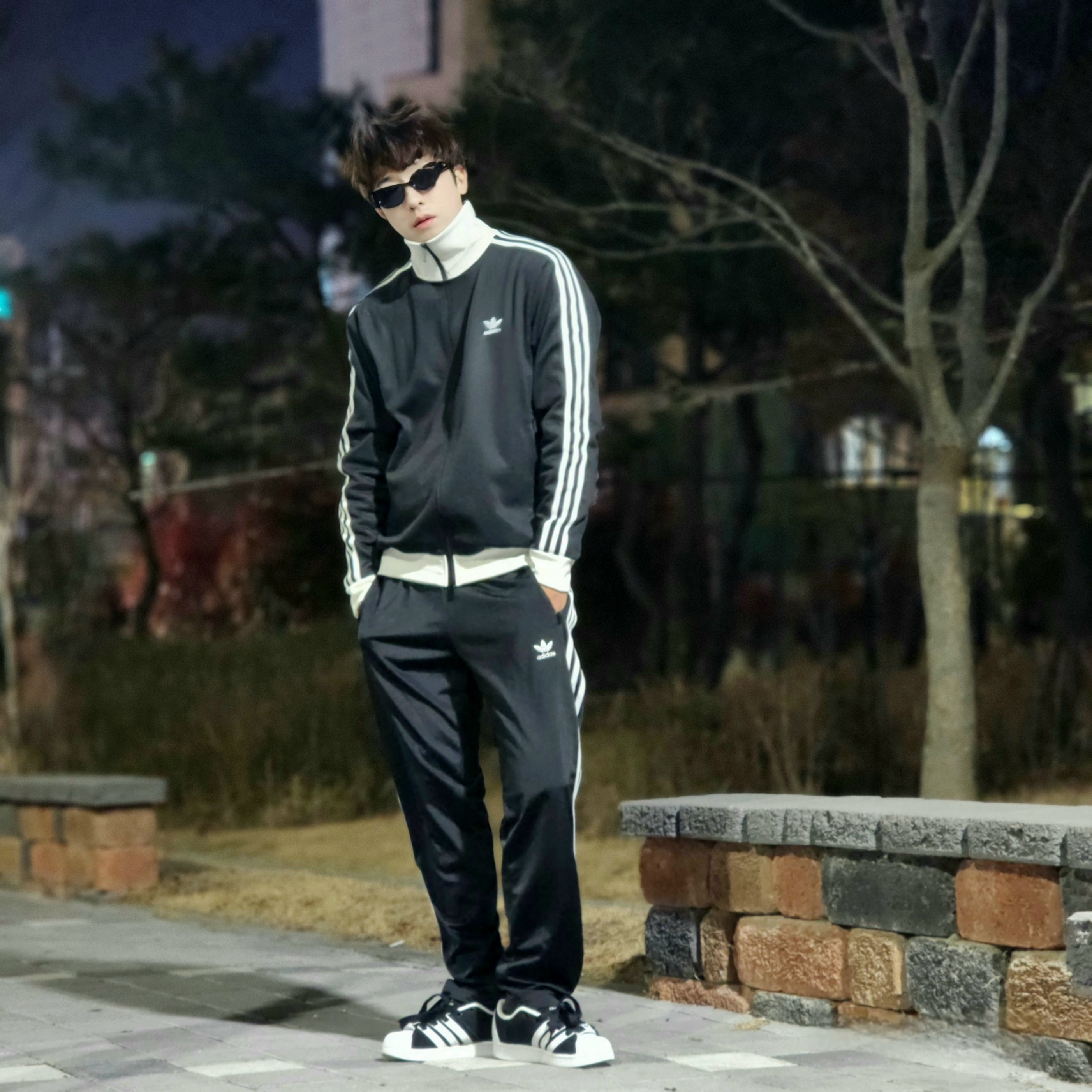 Adidas Superstar Supermodified Core Black Cloud White, Adidas Adicolor Classics Beckenbauer Track Jacket Black - KR Sizing 착용 스타일 - 5
