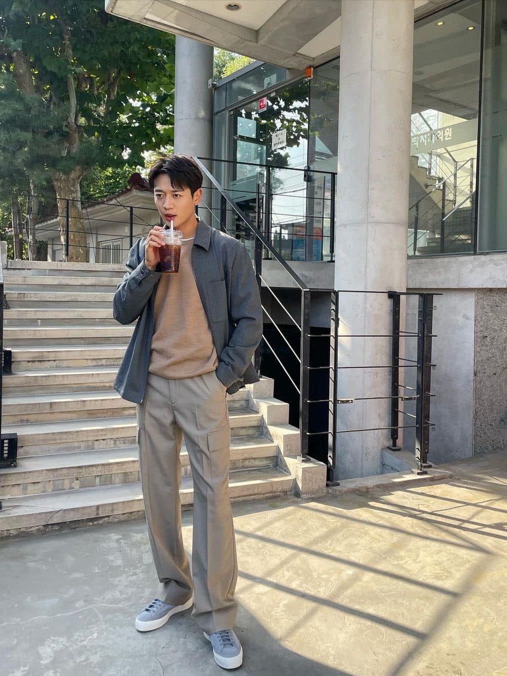 Ader Error Amon Slacks Noir, Ader Error Ation Slacks Beige 착용 스타일 - 3