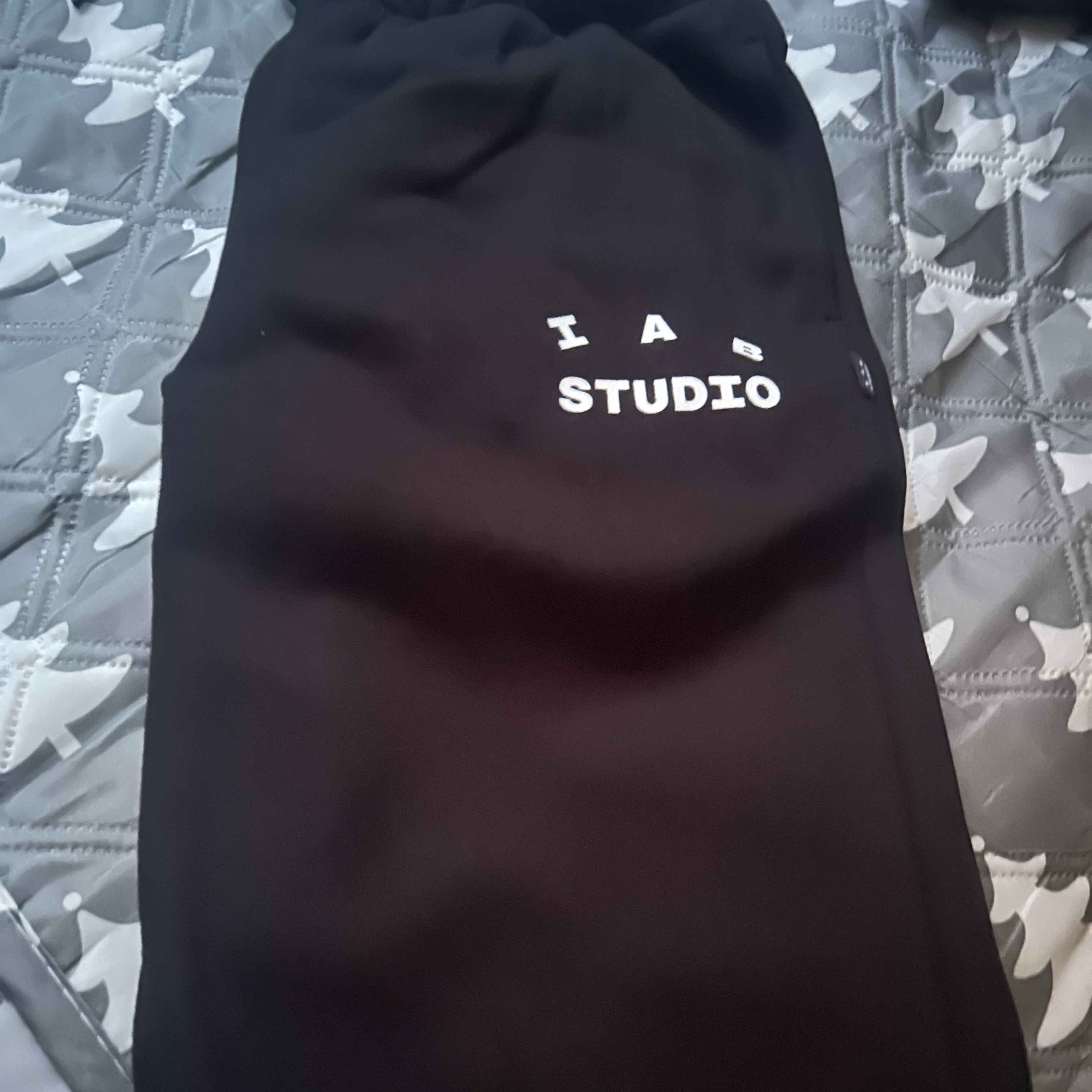 IAB Studio Sweatpants Black White - 23SS 착용 스타일