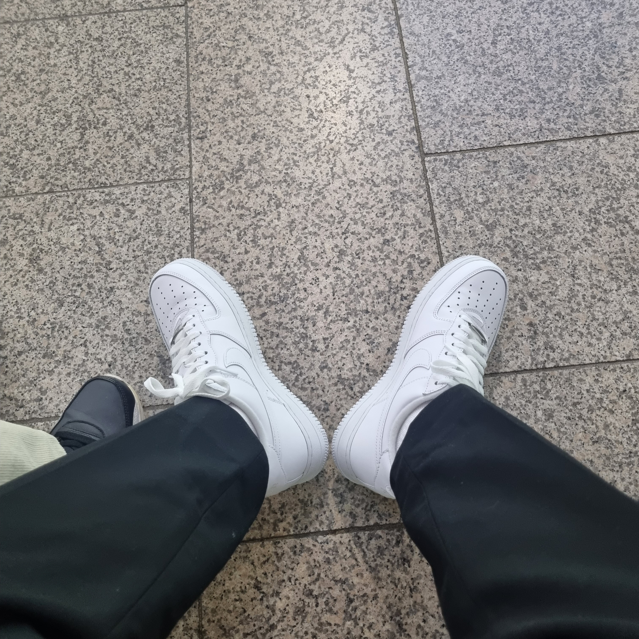 Nike x Supreme Air Force 1 Low White 착용 스타일