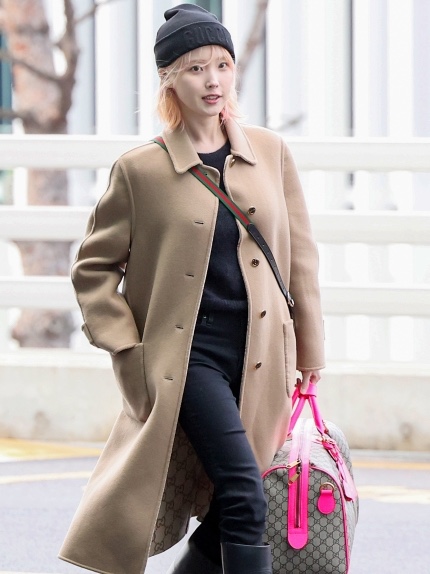 (W) Gucci Reversible GG Wool Coat Beige Camel, (W) Gucci Boot Black Leather 착용 스타일