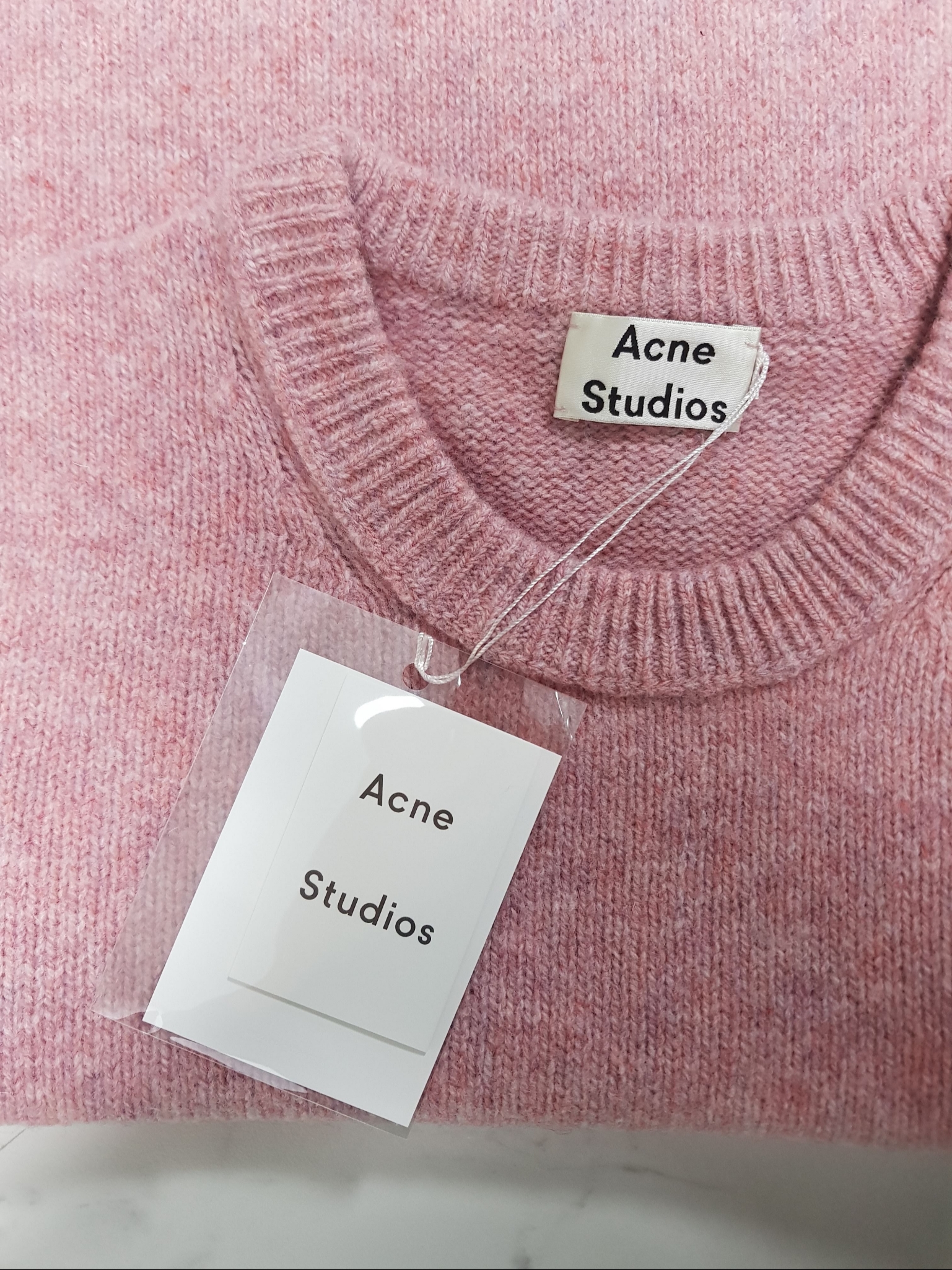 Acne Studios Kalon Crewneck Sweater Blush Pink 착용 스타일 - 1