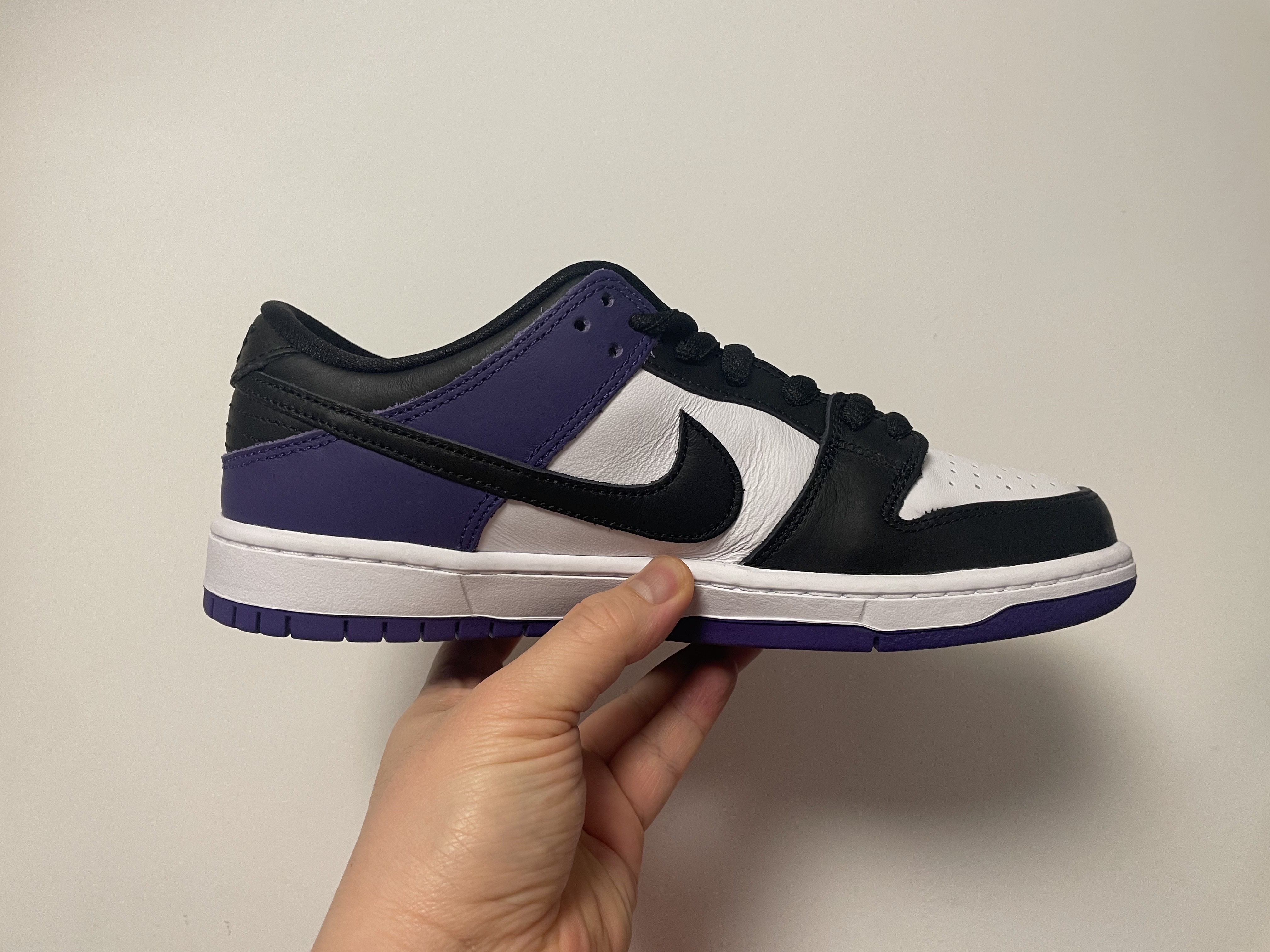 Nike SB Dunk Low Pro Court Purple 착용 스타일 - 4