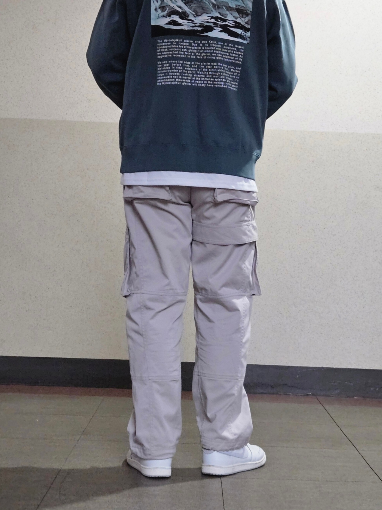 (W) Nike ACG Cargo Woven Pants Moon Particle - US/EU 착용 스타일 - 4