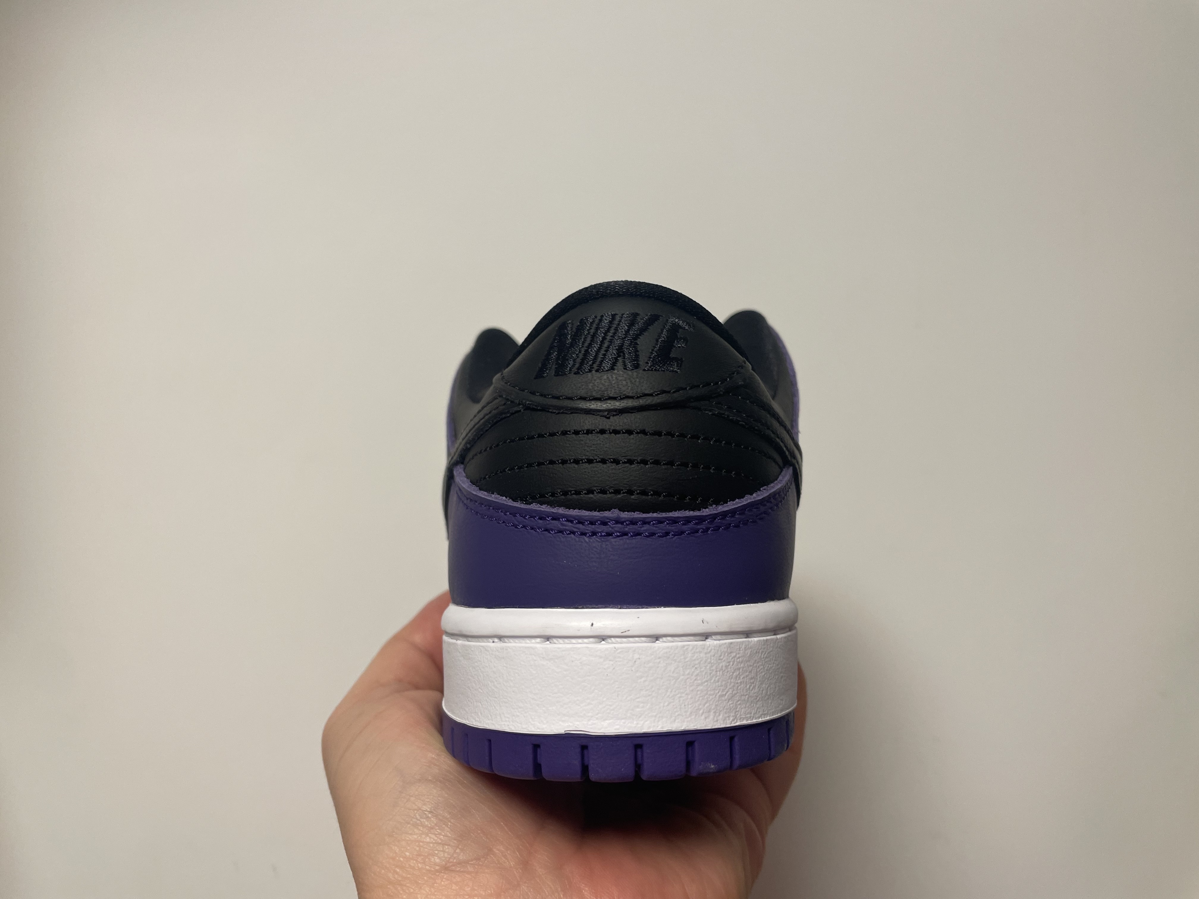 Nike SB Dunk Low Pro Court Purple 착용 스타일 - 5