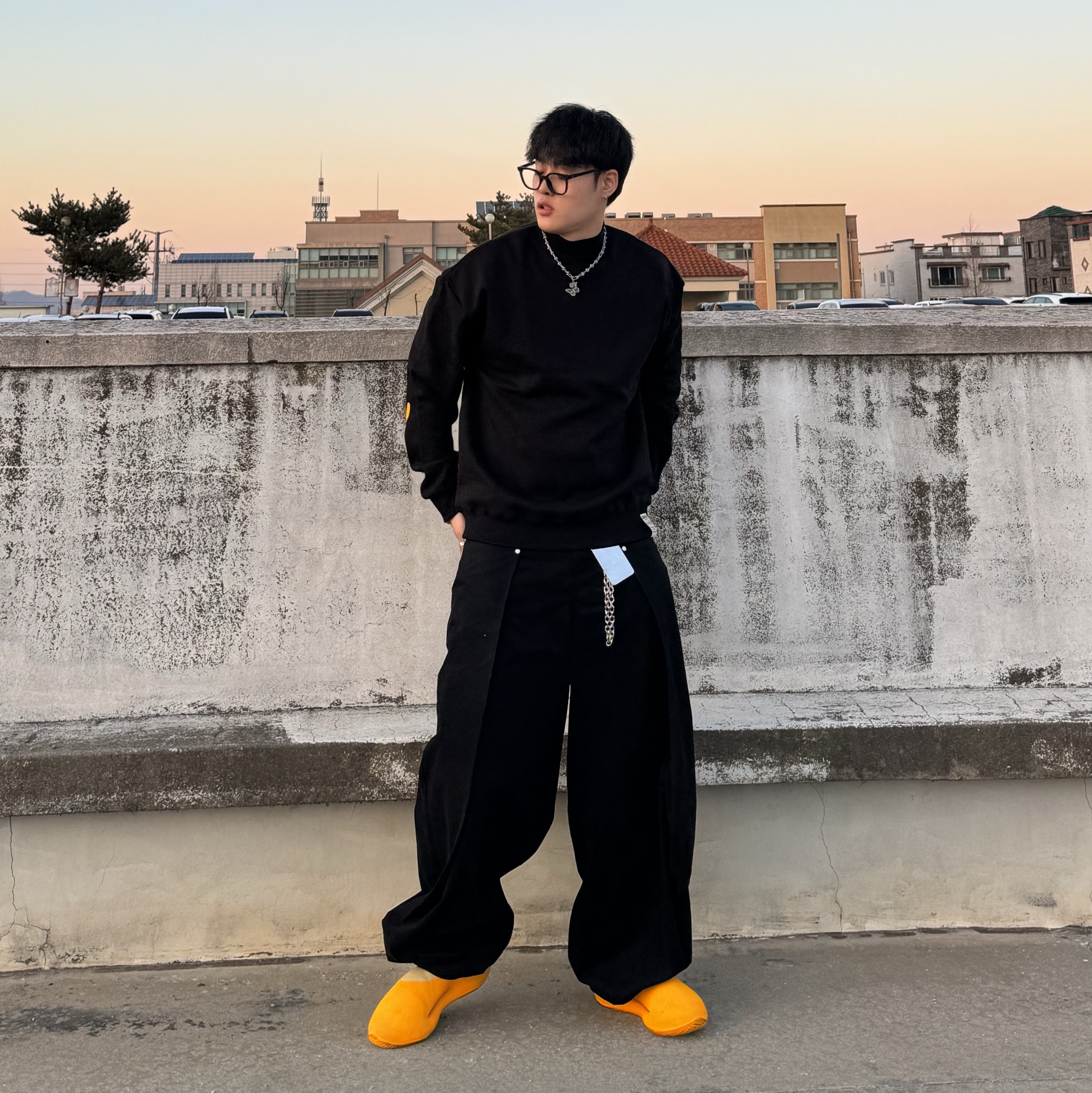 Adidas Yeezy Knit RNR Sulfur 착용 스타일 - 4