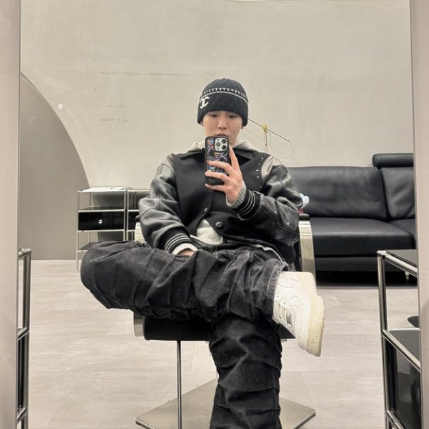 Chanel Beanie Cashmere & Black White 착용 스타일
