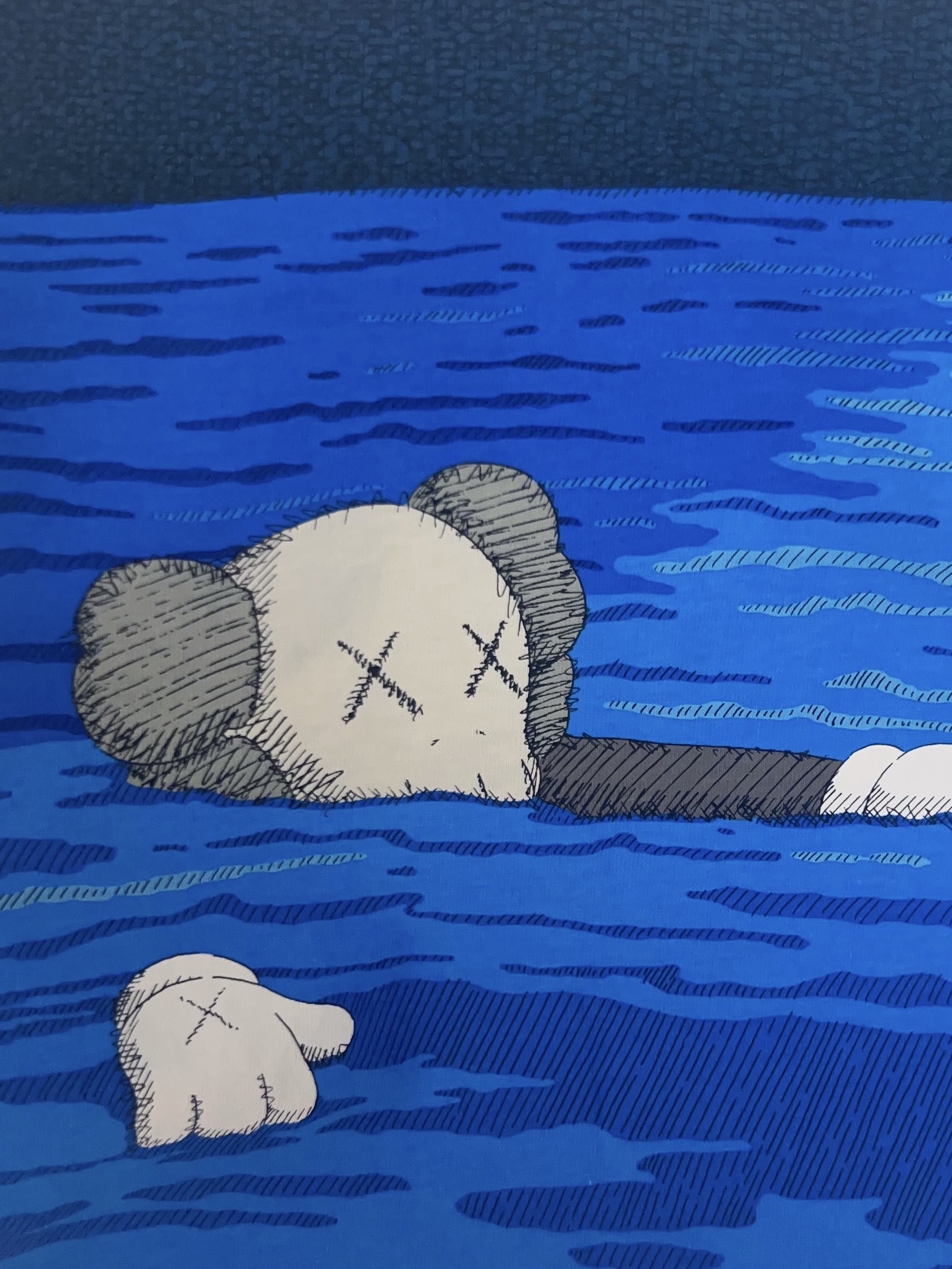 Uniqlo UT x Kaws Short Sleeve Graphic T-Shirt White 착용 스타일 - 1