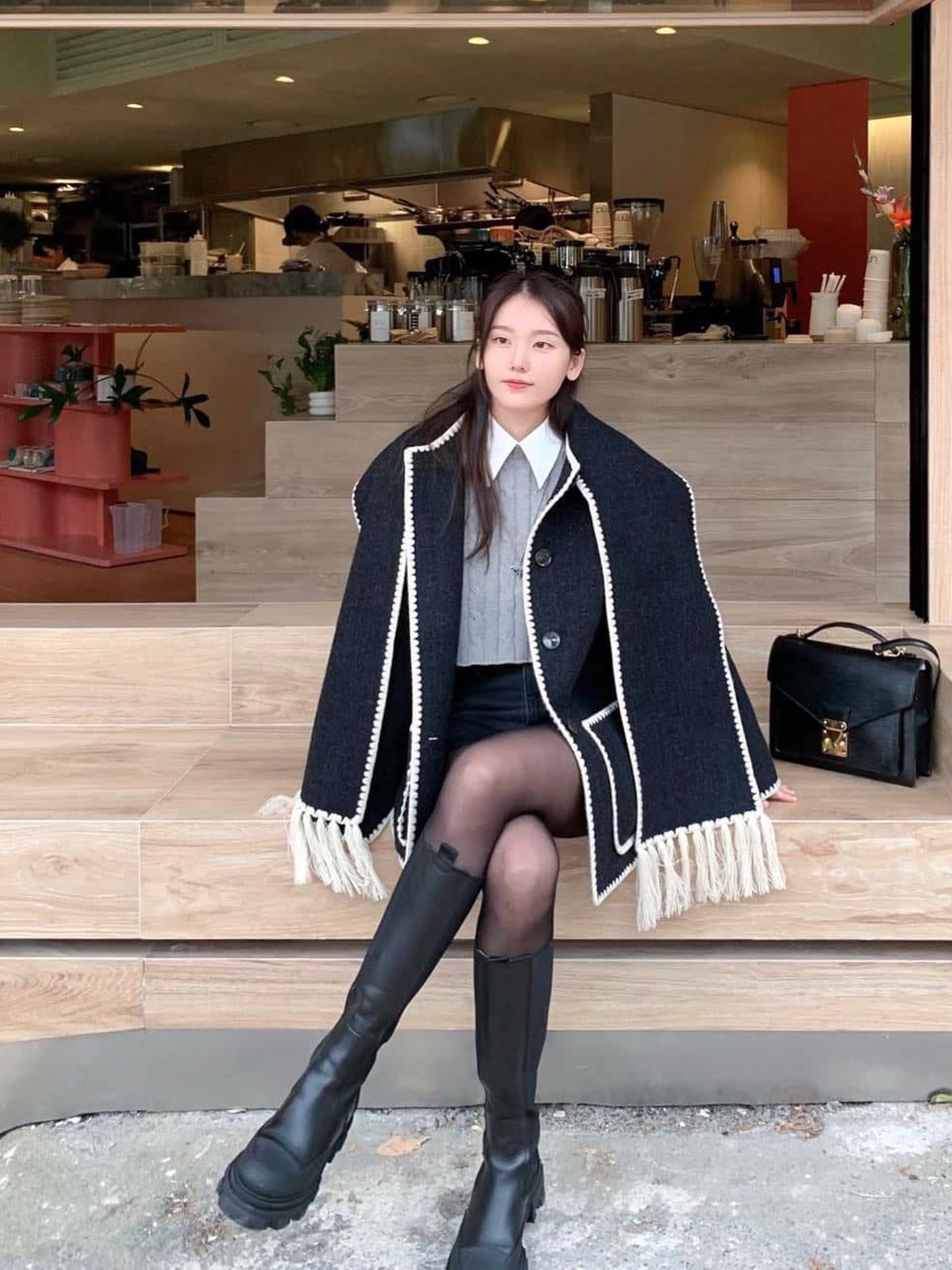 (W) Miu Miu Leather Boots Black 착용 스타일 - 3