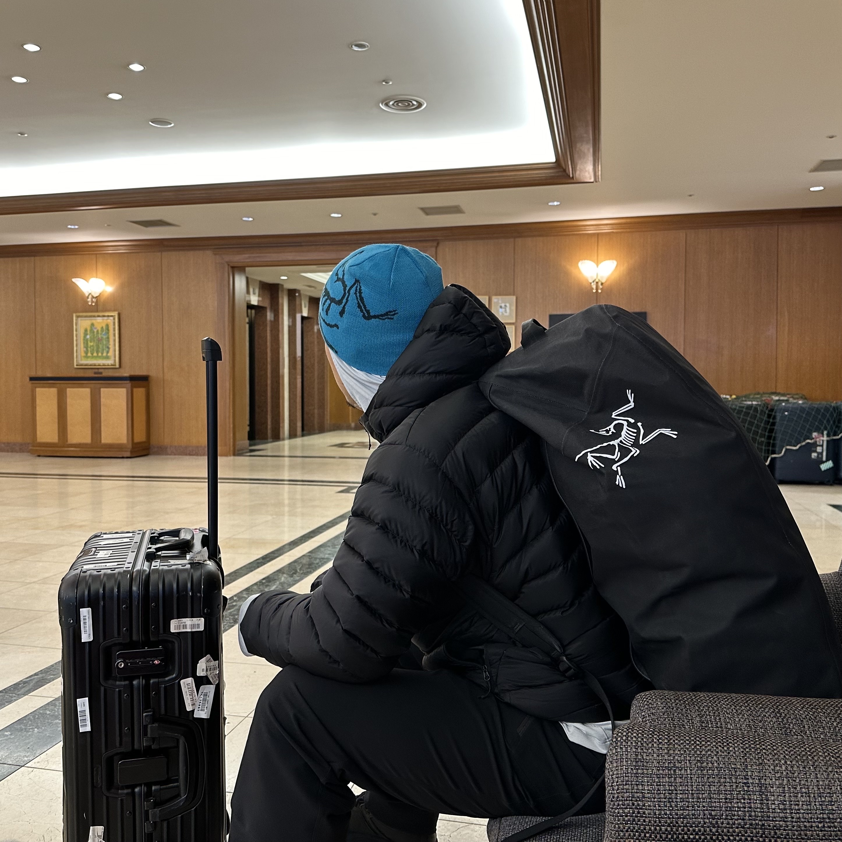 Arc'teryx Bird Head Toque Blue Tetra, Arc'teryx Cerium Hoody Black 착용 스타일