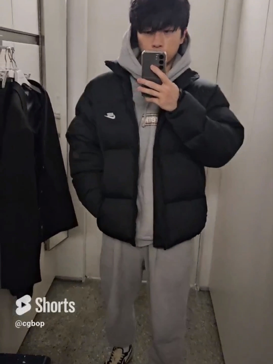 Jordan 1 x Travis Scott x Fragment Retro Low OG SP Military Blue, Nike NSW Puffer Jacket Black - Asia 착용 스타일