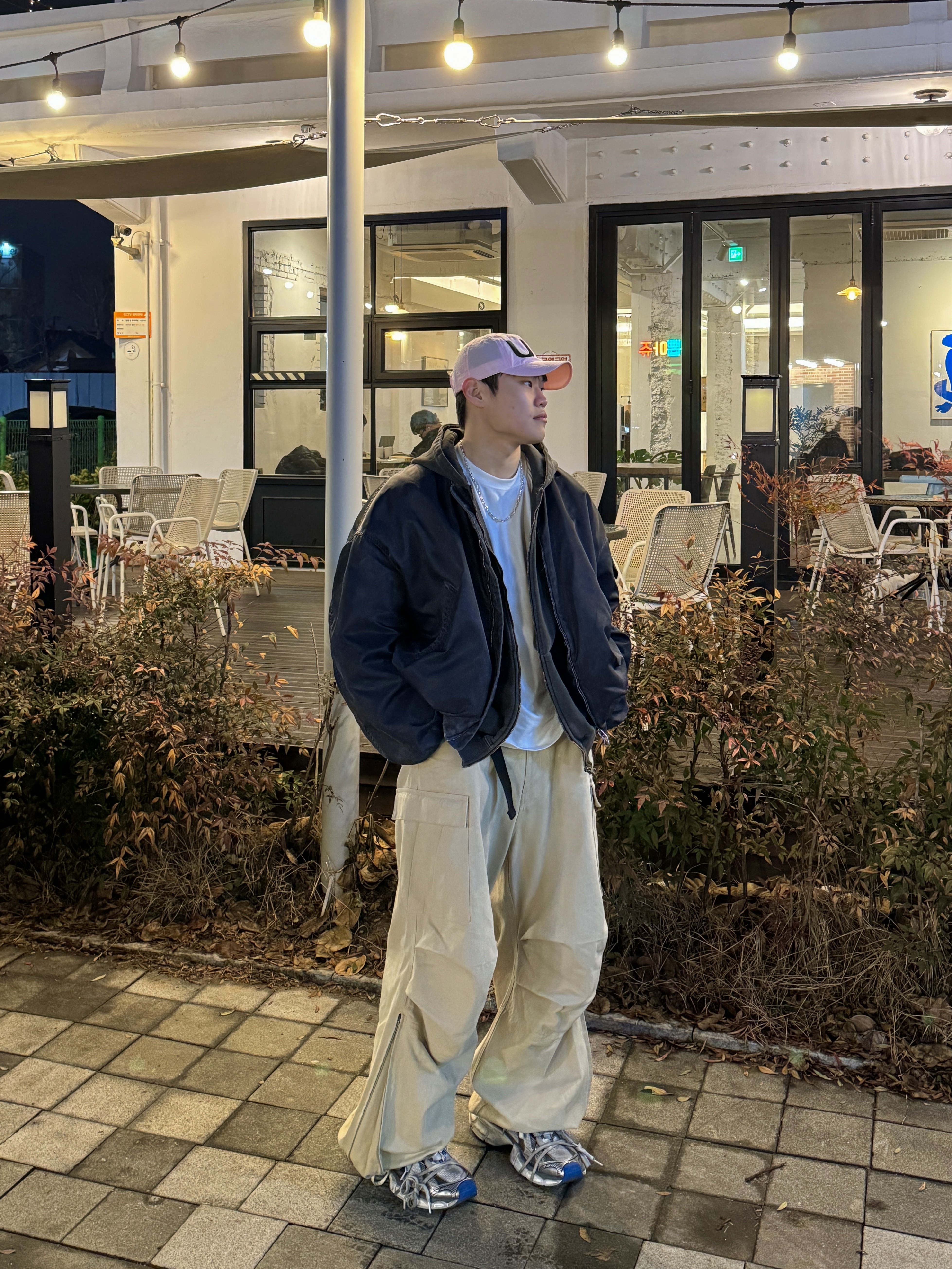 Undermycar Mu.11 Anti Fxxking Logo Play Oversized Pigment Hood Zip-up Gray, Nonnod Side Zip Cargo Pants Beige 착용 스타일 - 2