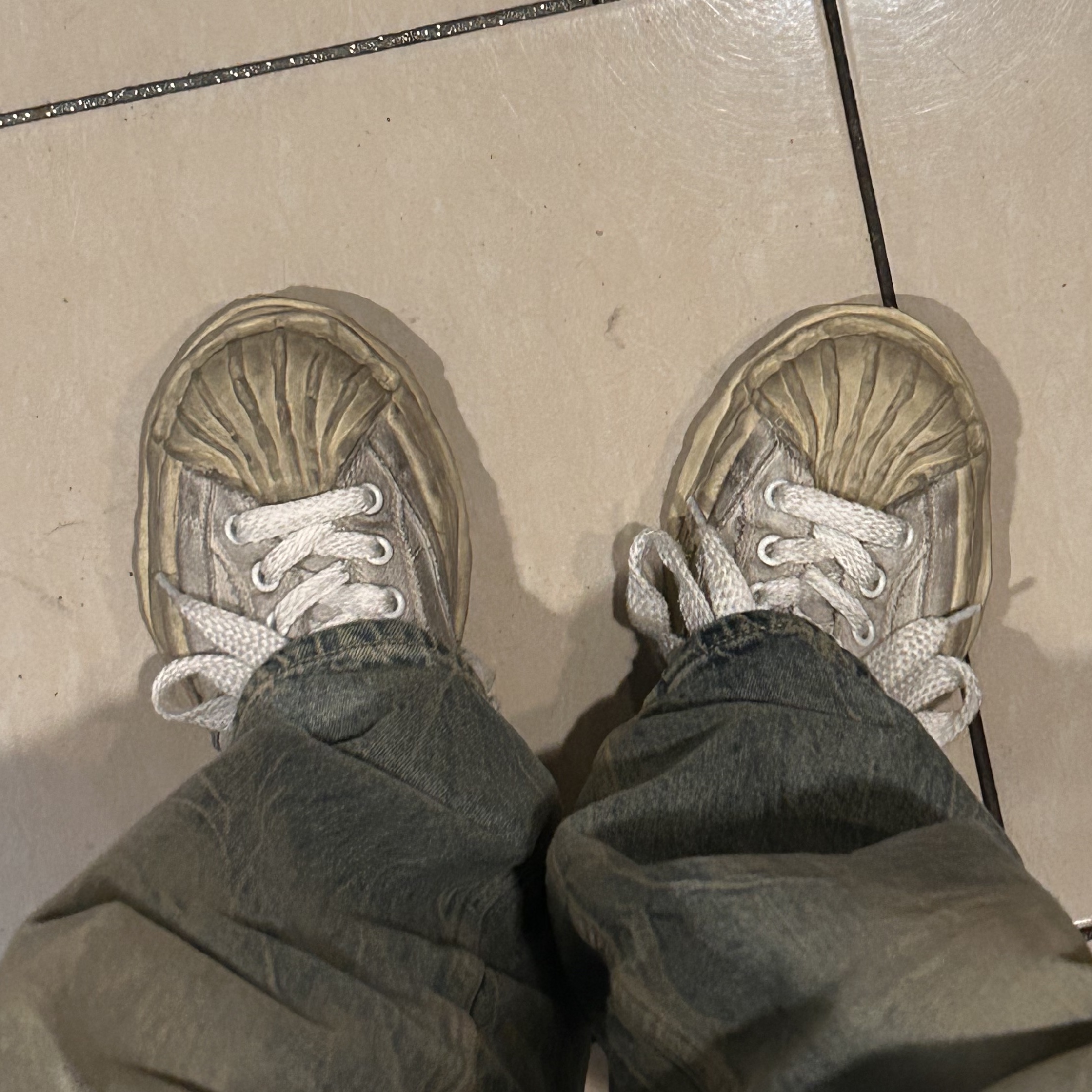 Maison Mihara Yasuhiro Blakey OG Sole Distressed Canvas Low-top Sneakers White 착용 스타일