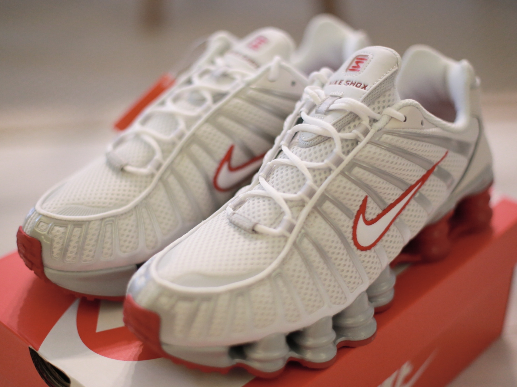 (W) Nike Shox TL Platinum Tint 착용 스타일 - 2