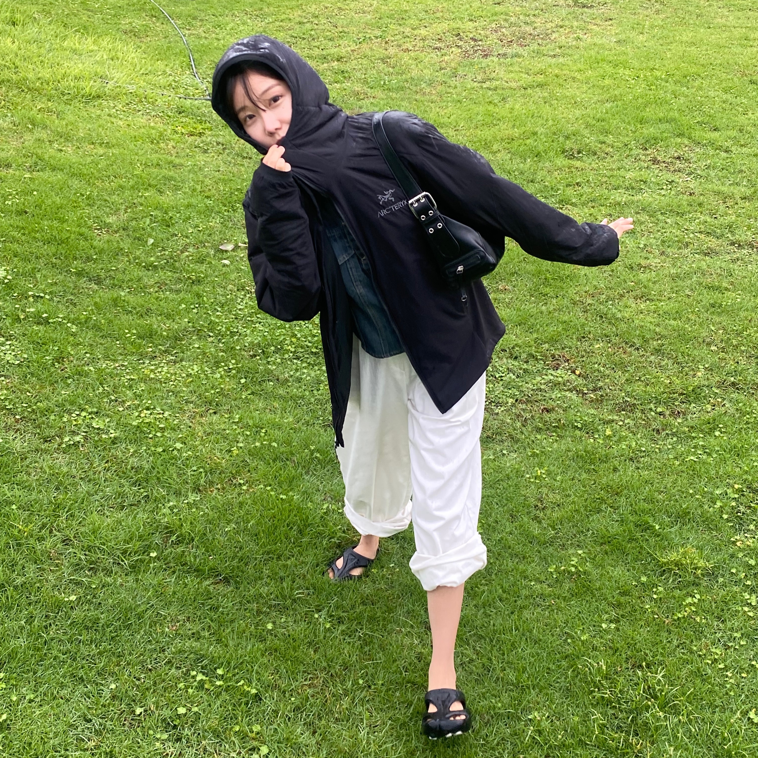Arc'teryx Atom LT Hoody Black 착용 스타일