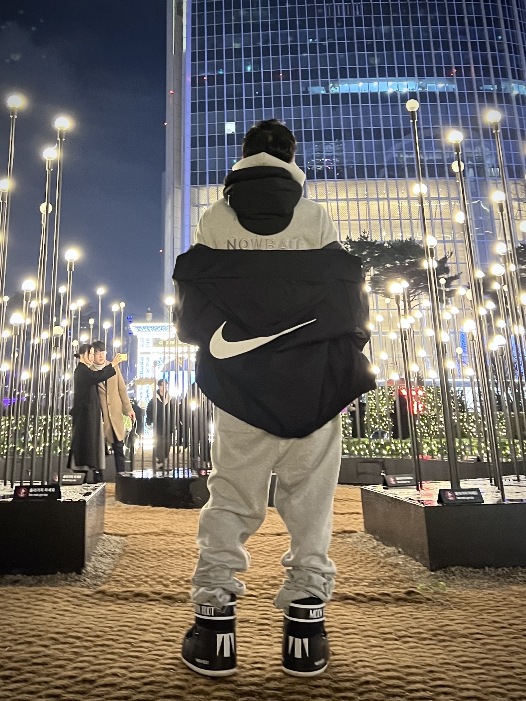 (W) Moon Boot Icon Low Nylon Boots Black, Nike Solo Swoosh Puffer Black - Asia 착용 스타일