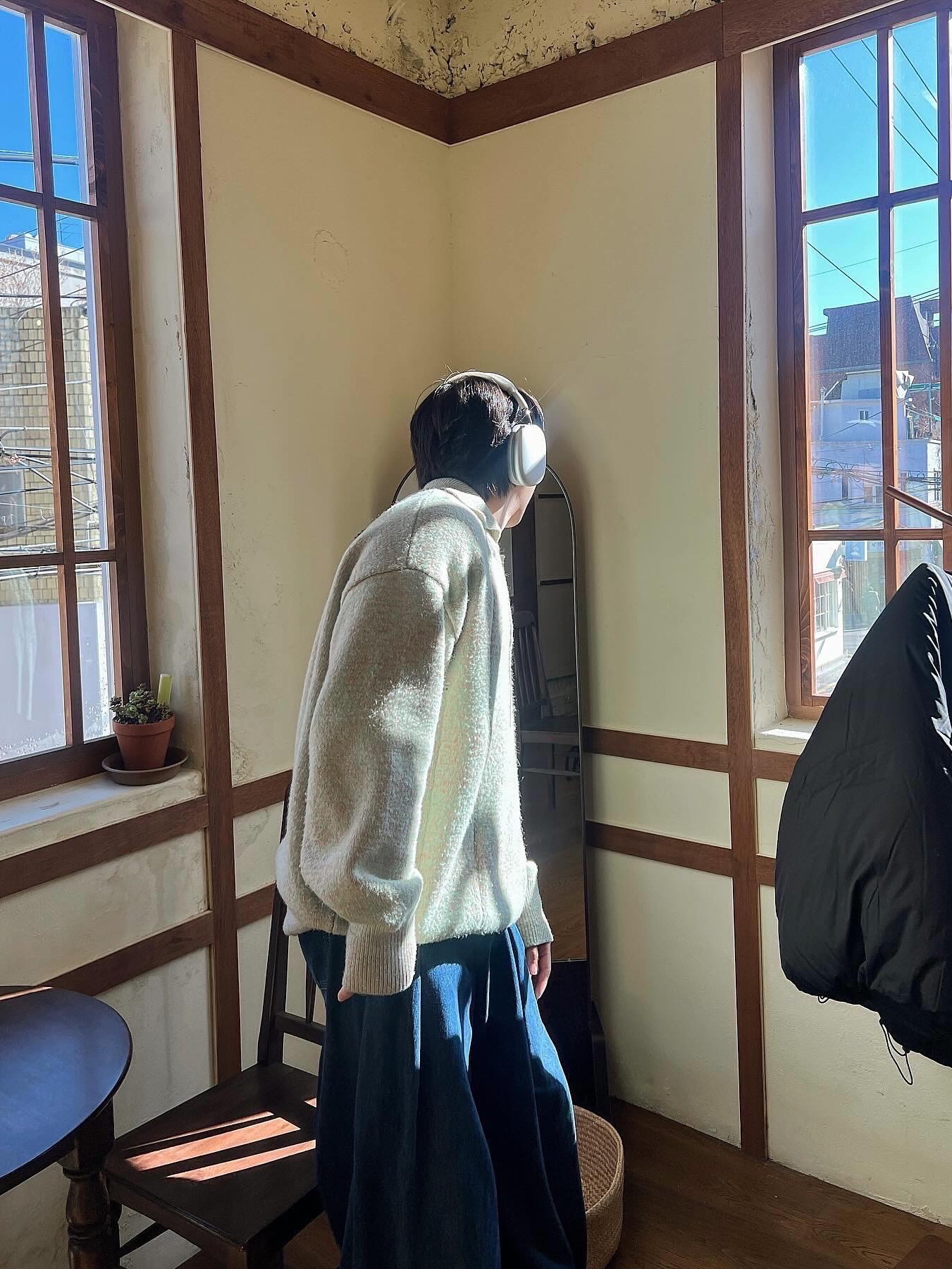 Zara x Ader Error Wide Leg Jeans Blue, Apple AirPods Max Lightning Silver (Korean Ver.) 착용 스타일 - 2