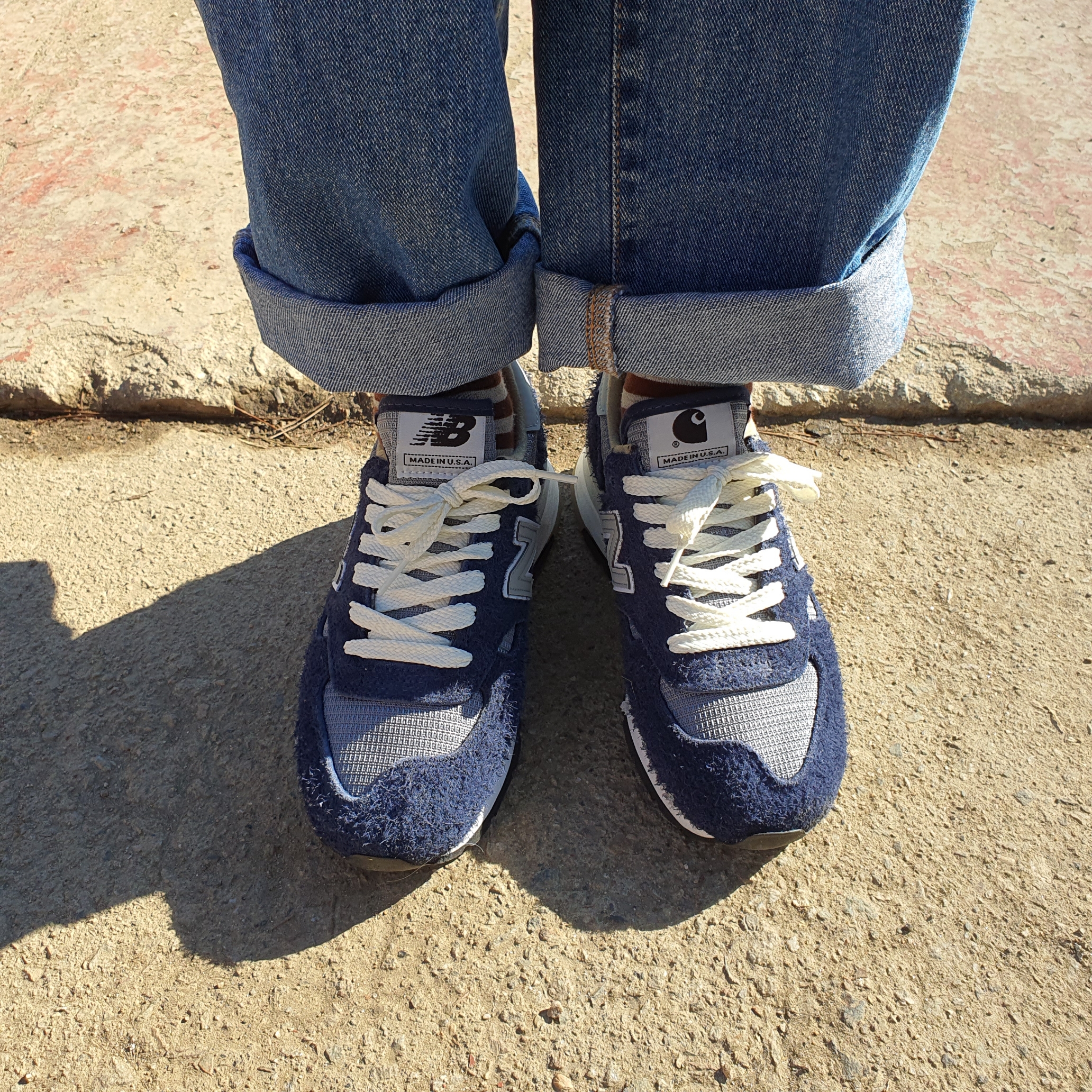 New Balance x Carhartt WIP 990v1 Made in USA Sculpture Center 착용 스타일 - 1