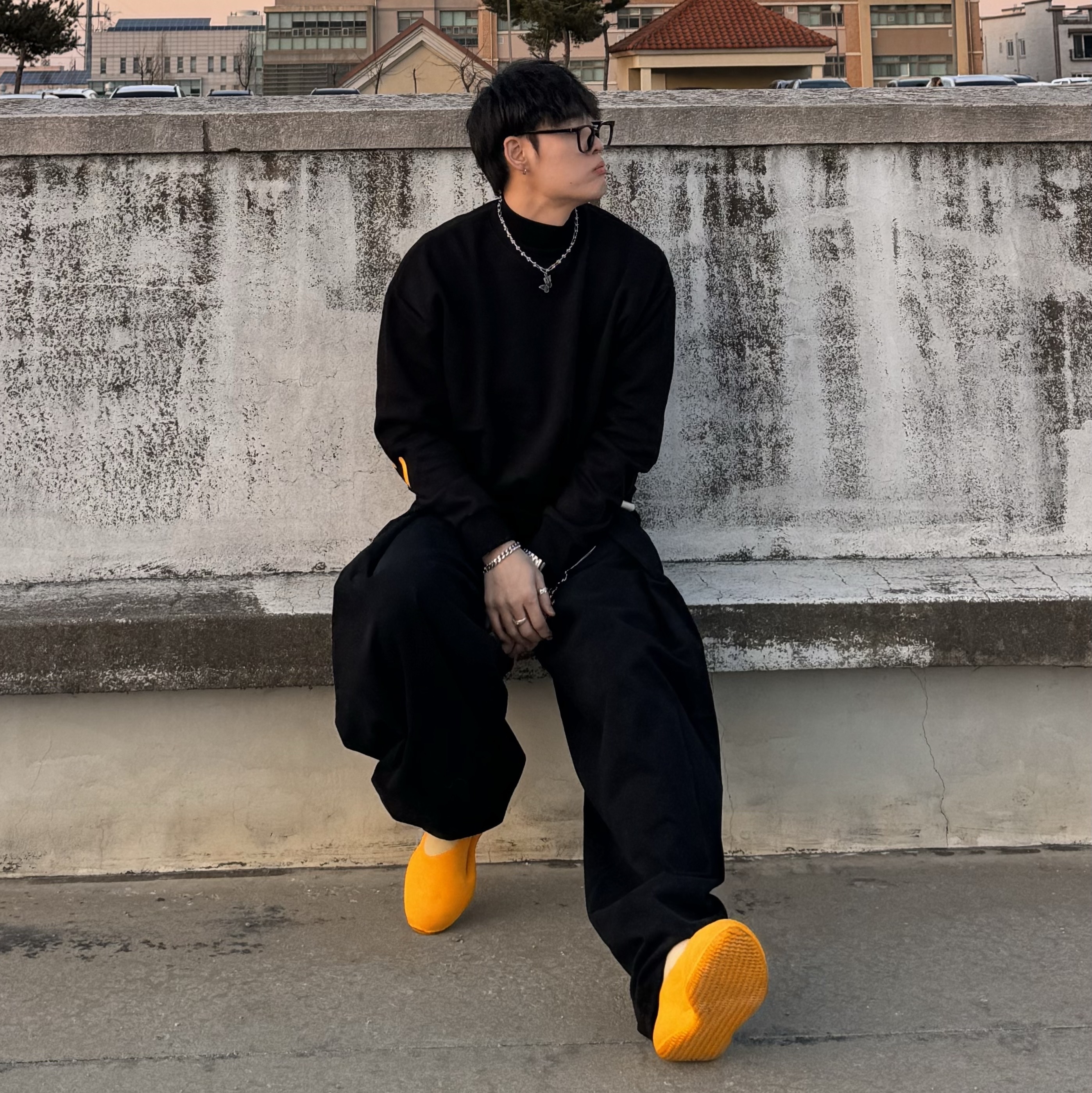 Adidas Yeezy Knit RNR Sulfur 착용 스타일 - 6