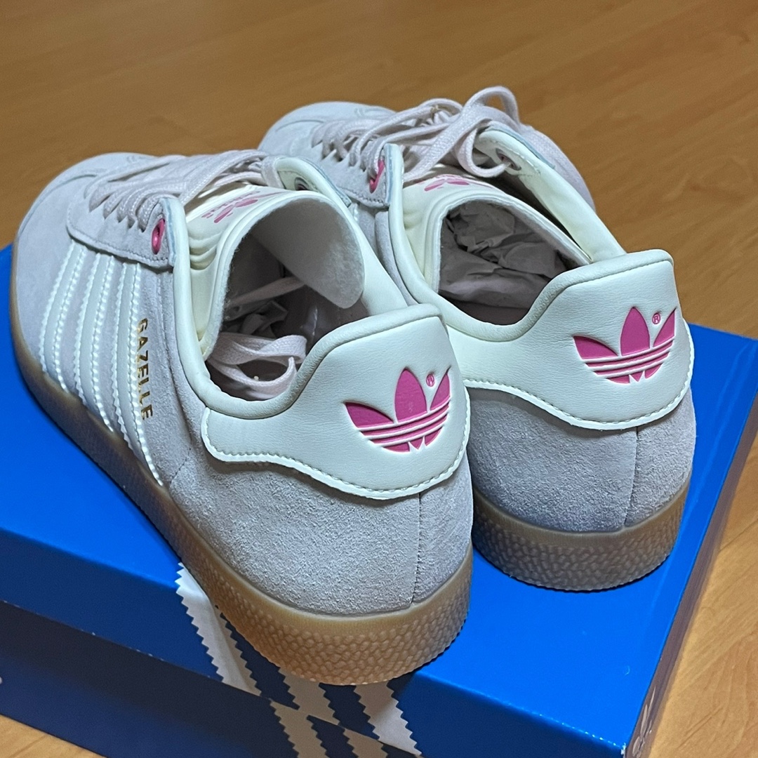 (W) Adidas Gazelle Valentine Day Putty Mauve Ivory - Foot Locker Exclusive 착용 스타일 - 3