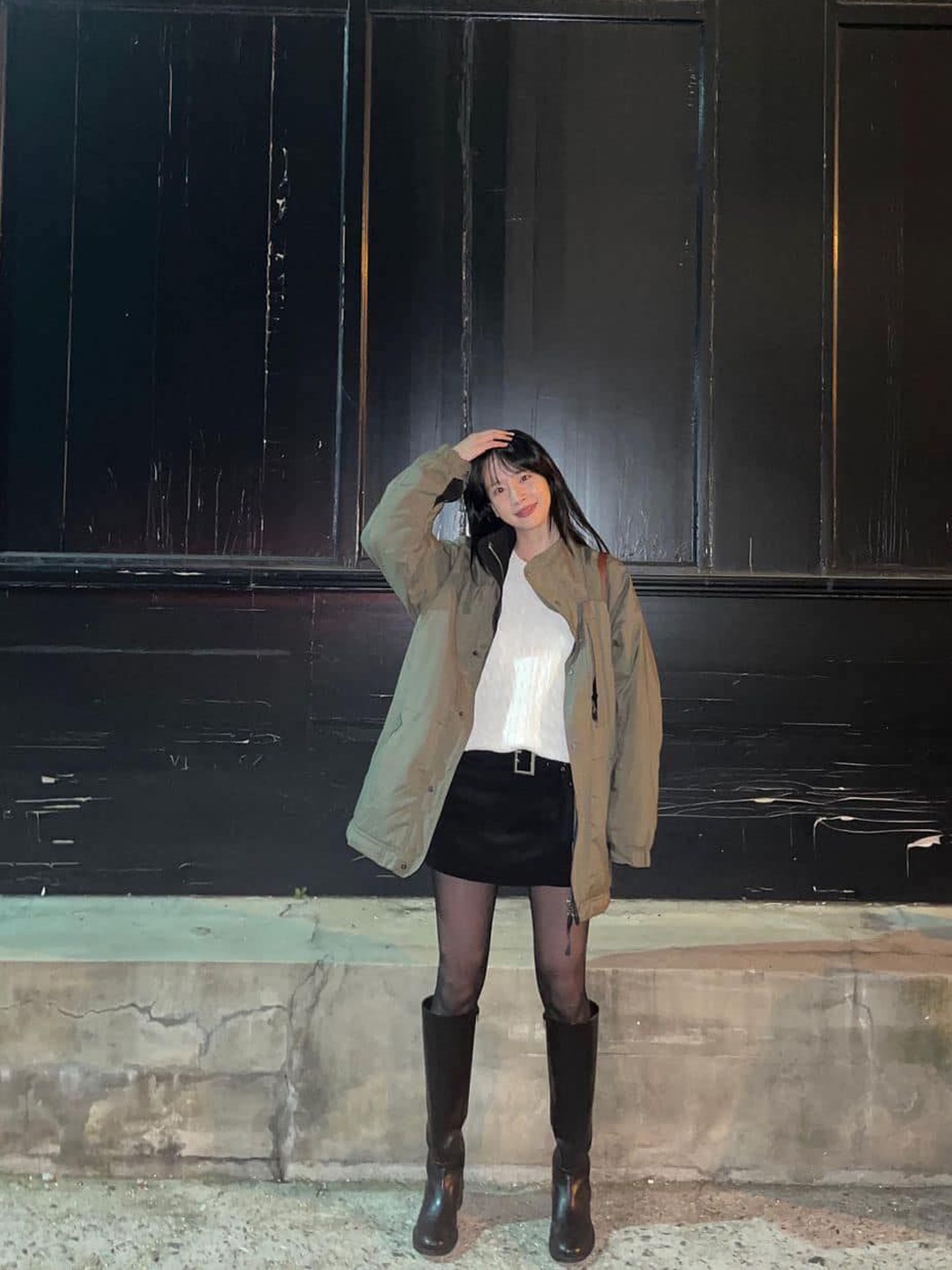 (W) Miu Miu Leather Boots Black 착용 스타일 - 4