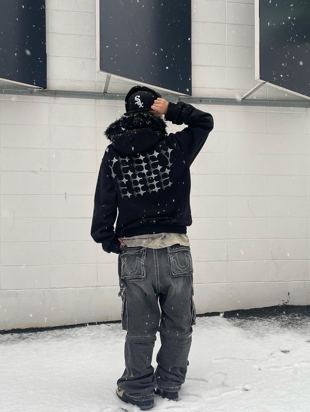 True Religion x Fetch Denim Separate Cargo Pants Black 착용 스타일 - 4