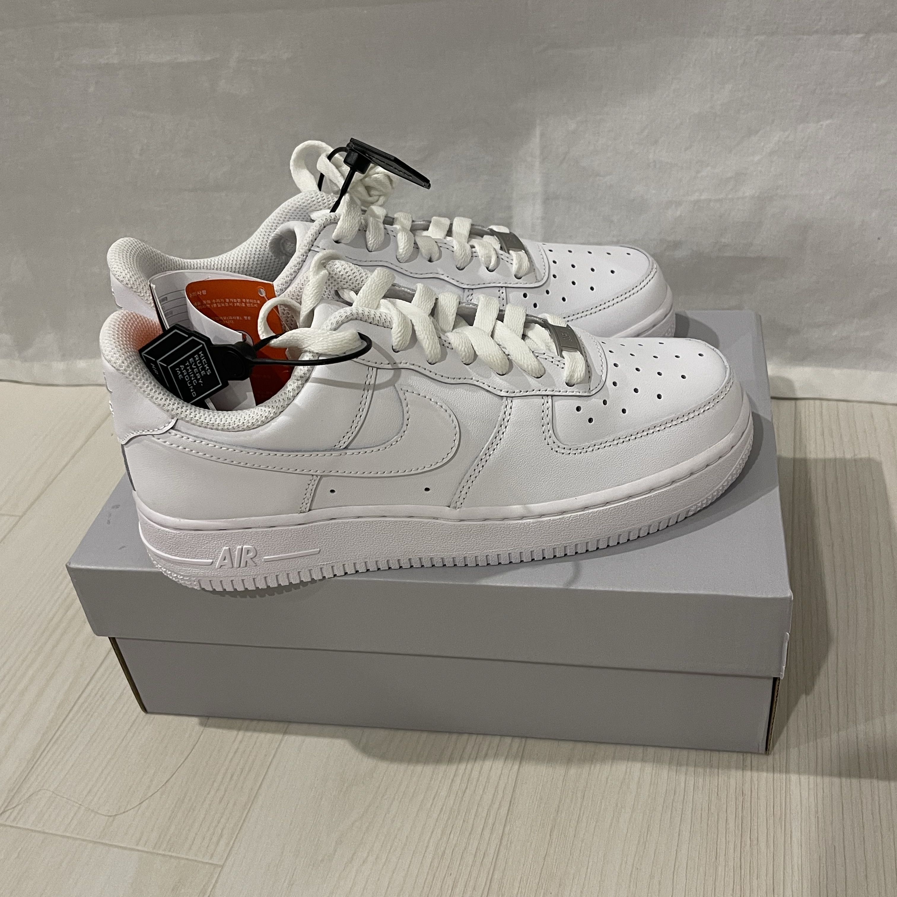 (W) Nike Air Force 1 '07 Low White 착용 스타일