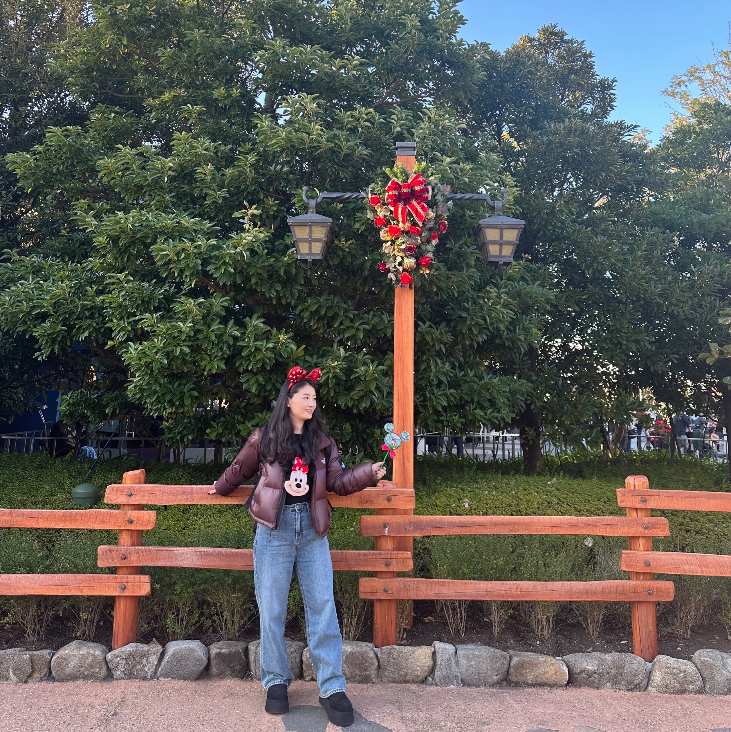 (W) The North Face White Label Novelty Nuptse Down Jacket Cocoa Brown, (W) UGG Classic Dipper Boots Black 착용 스타일