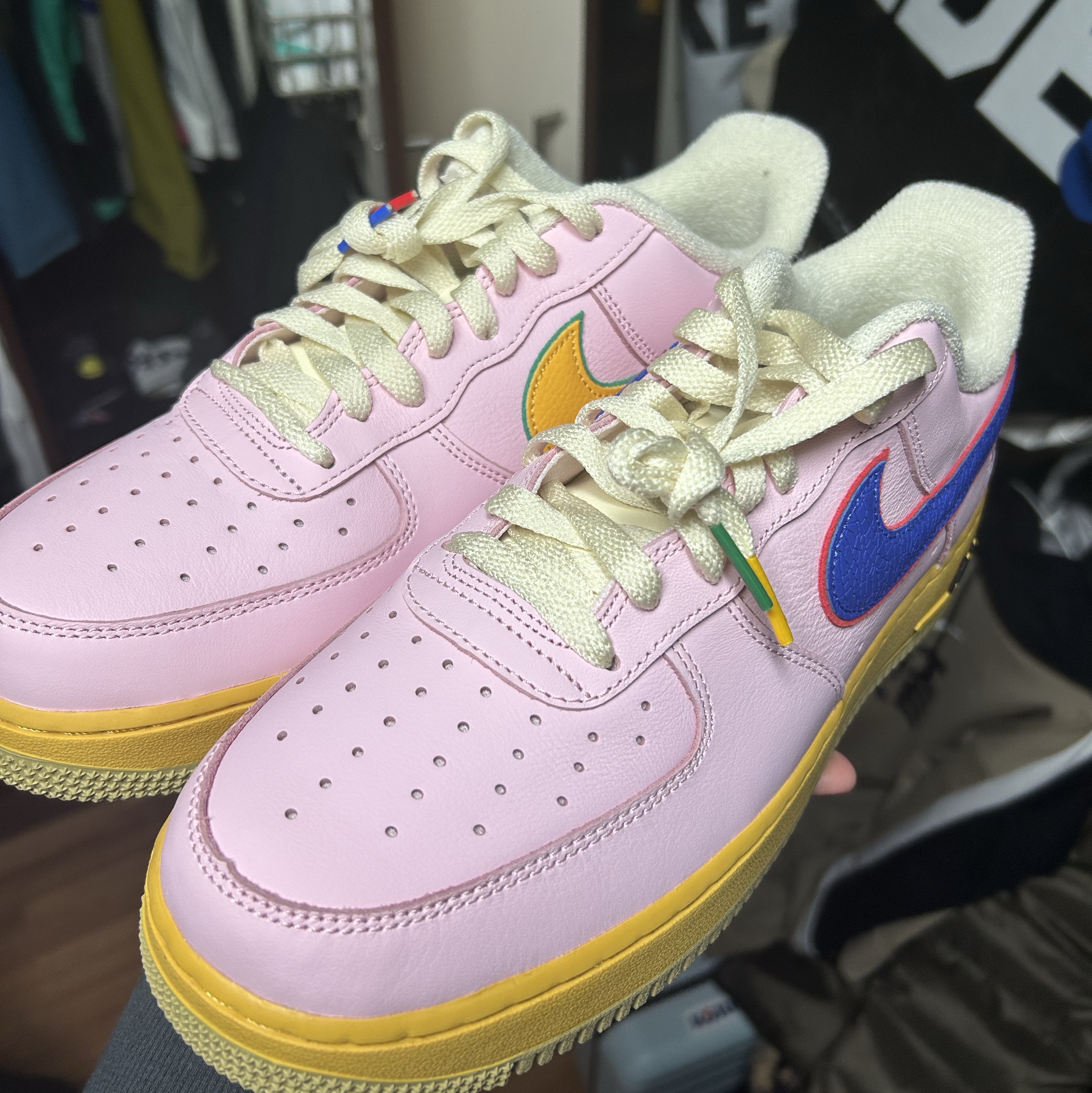 Nike Air Force 1 '07 Pink Tan 착용 스타일