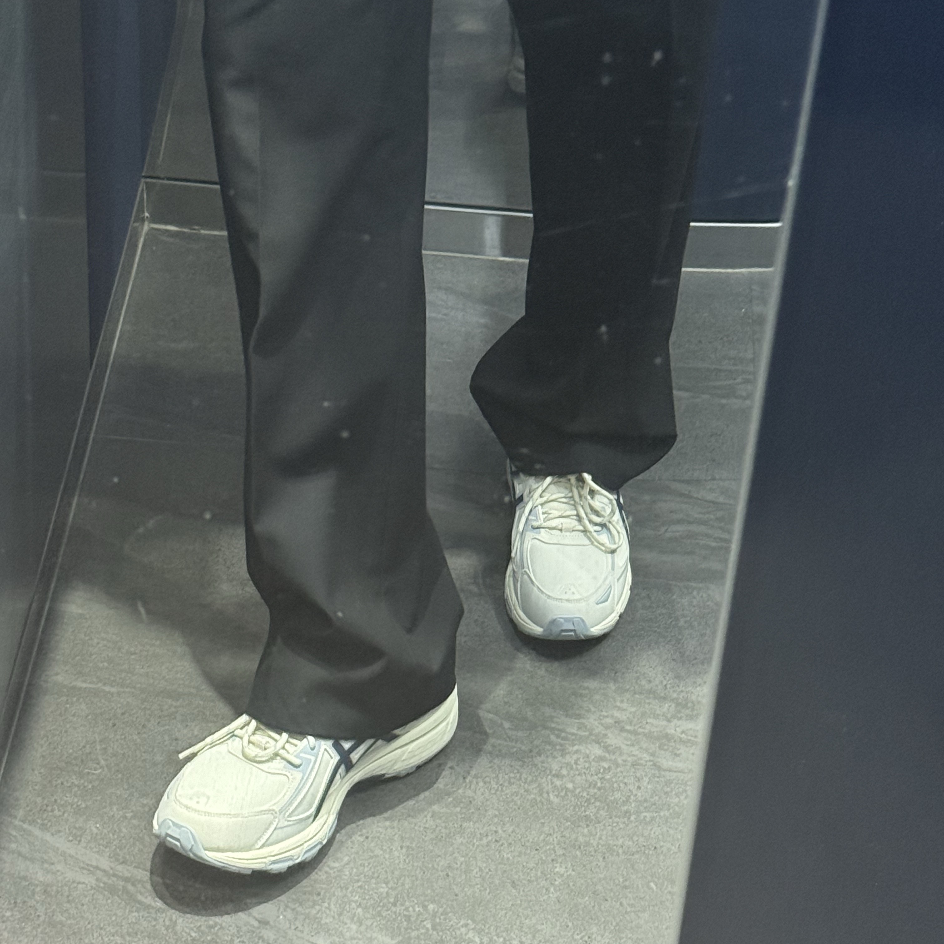 Asics Gel-Venture 6 SPS Birch French Blue 착용 스타일 - 2