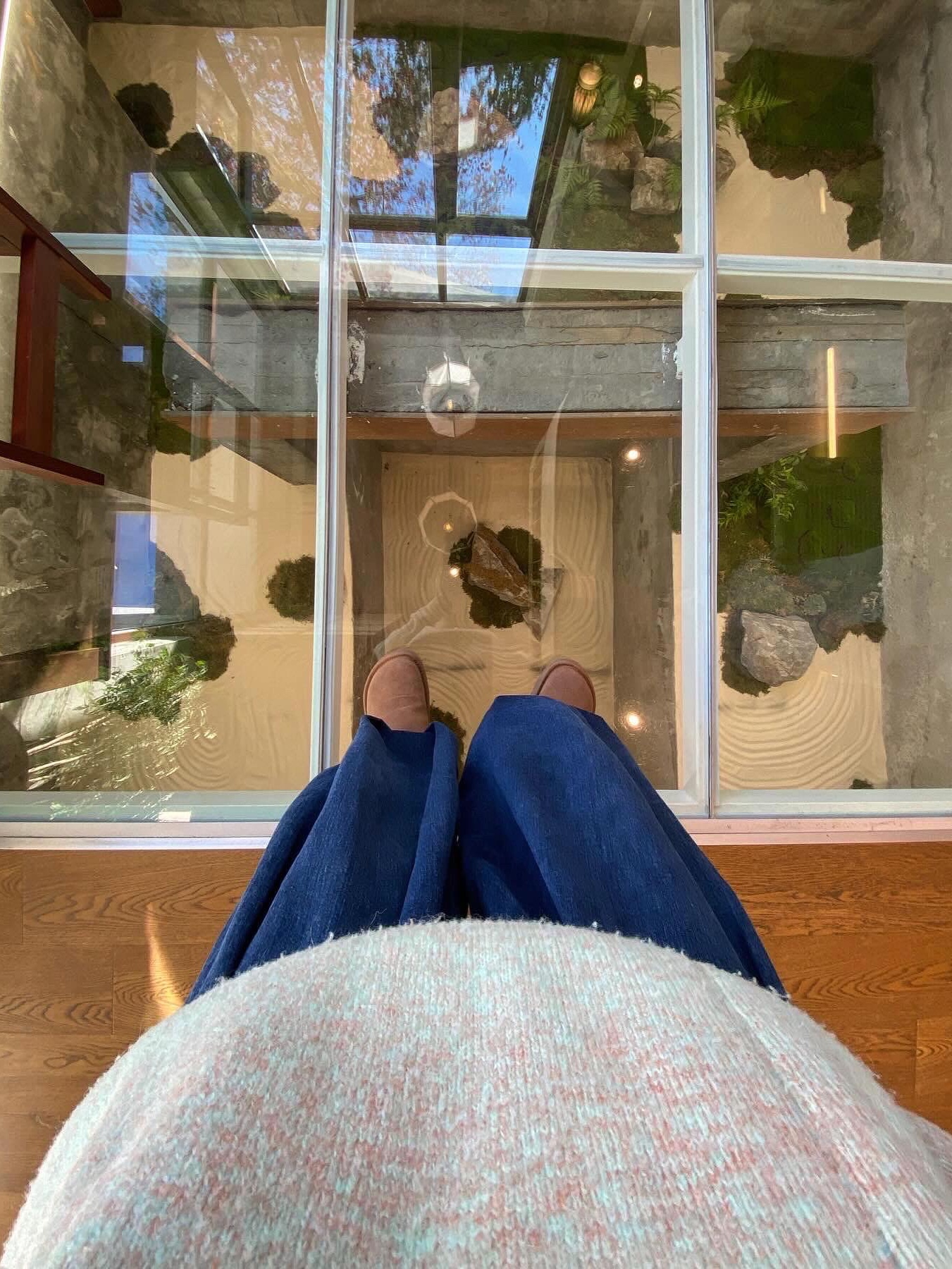 Zara x Ader Error Wide Leg Jeans Blue, Apple AirPods Max Lightning Silver (Korean Ver.) 착용 스타일 - 3