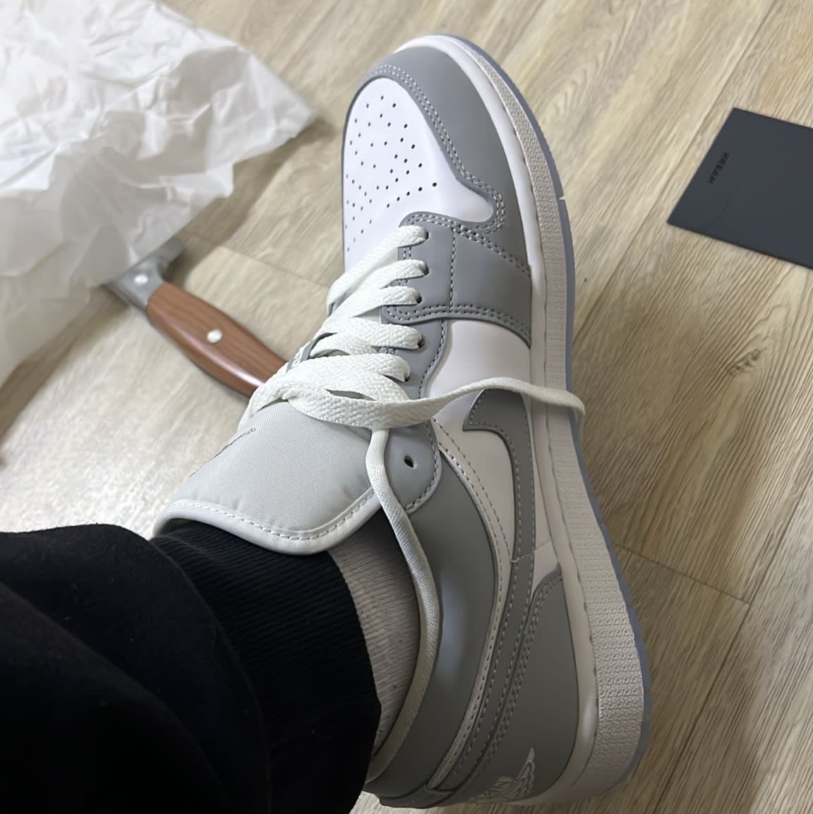 (W) Jordan 1 Low White Wolf Grey 착용 스타일