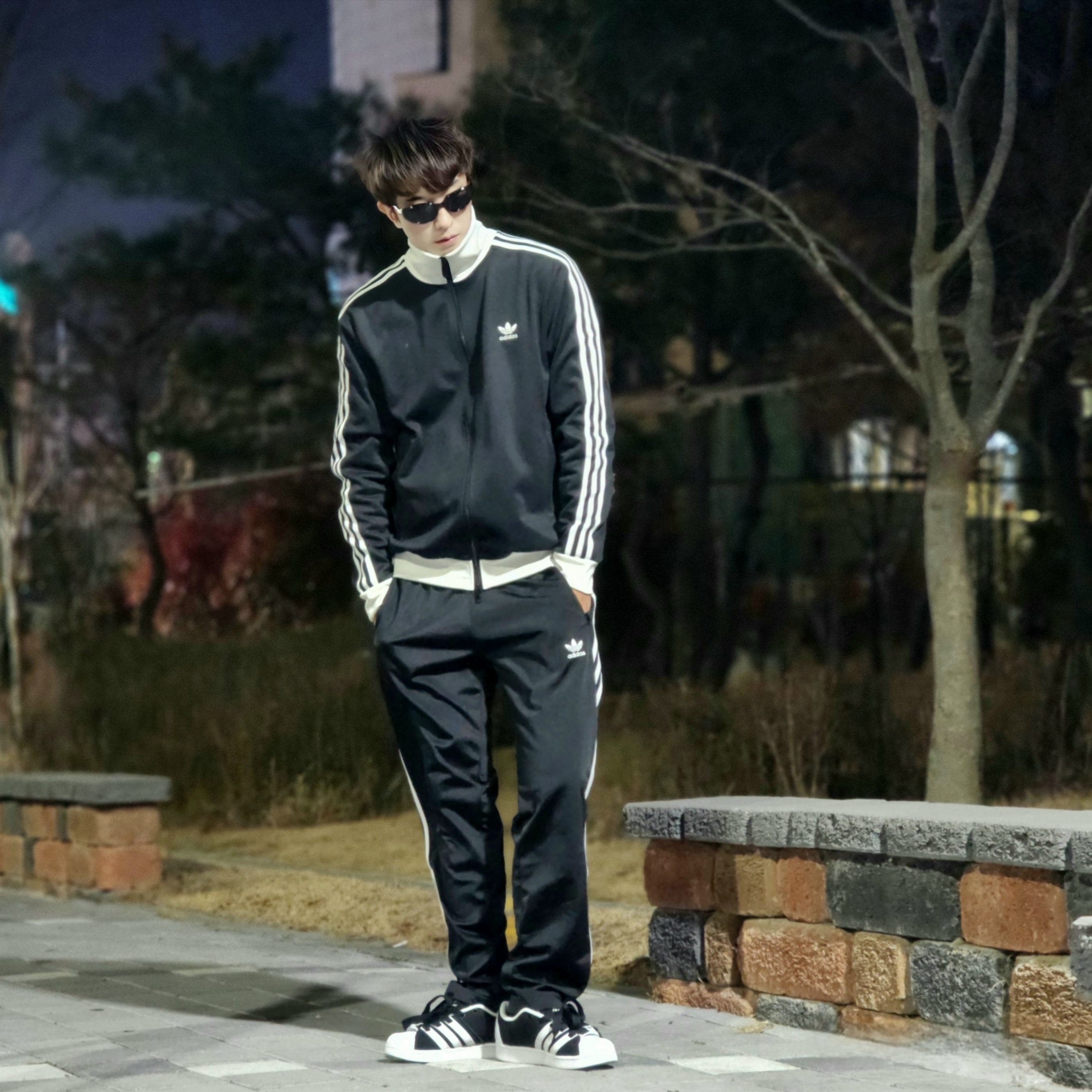 Adidas Superstar Supermodified Core Black Cloud White, Adidas Adicolor Classics Beckenbauer Track Jacket Black - KR Sizing 착용 스타일 - 6
