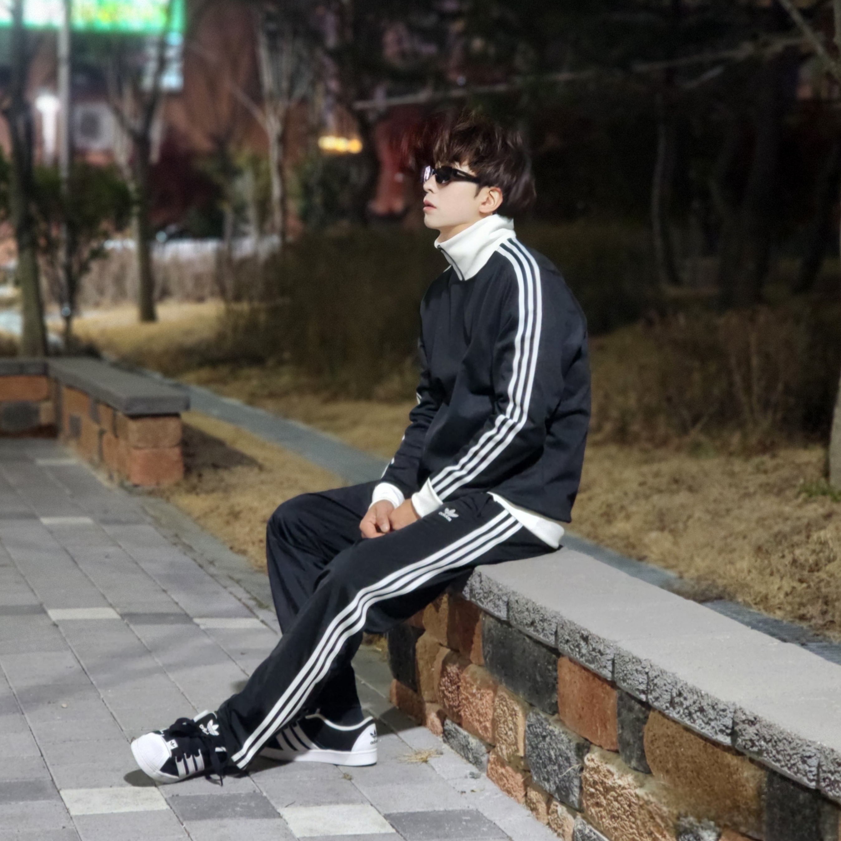 Adidas Superstar Supermodified Core Black Cloud White, Adidas Adicolor Classics Beckenbauer Track Jacket Black - KR Sizing 착용 스타일 - 3