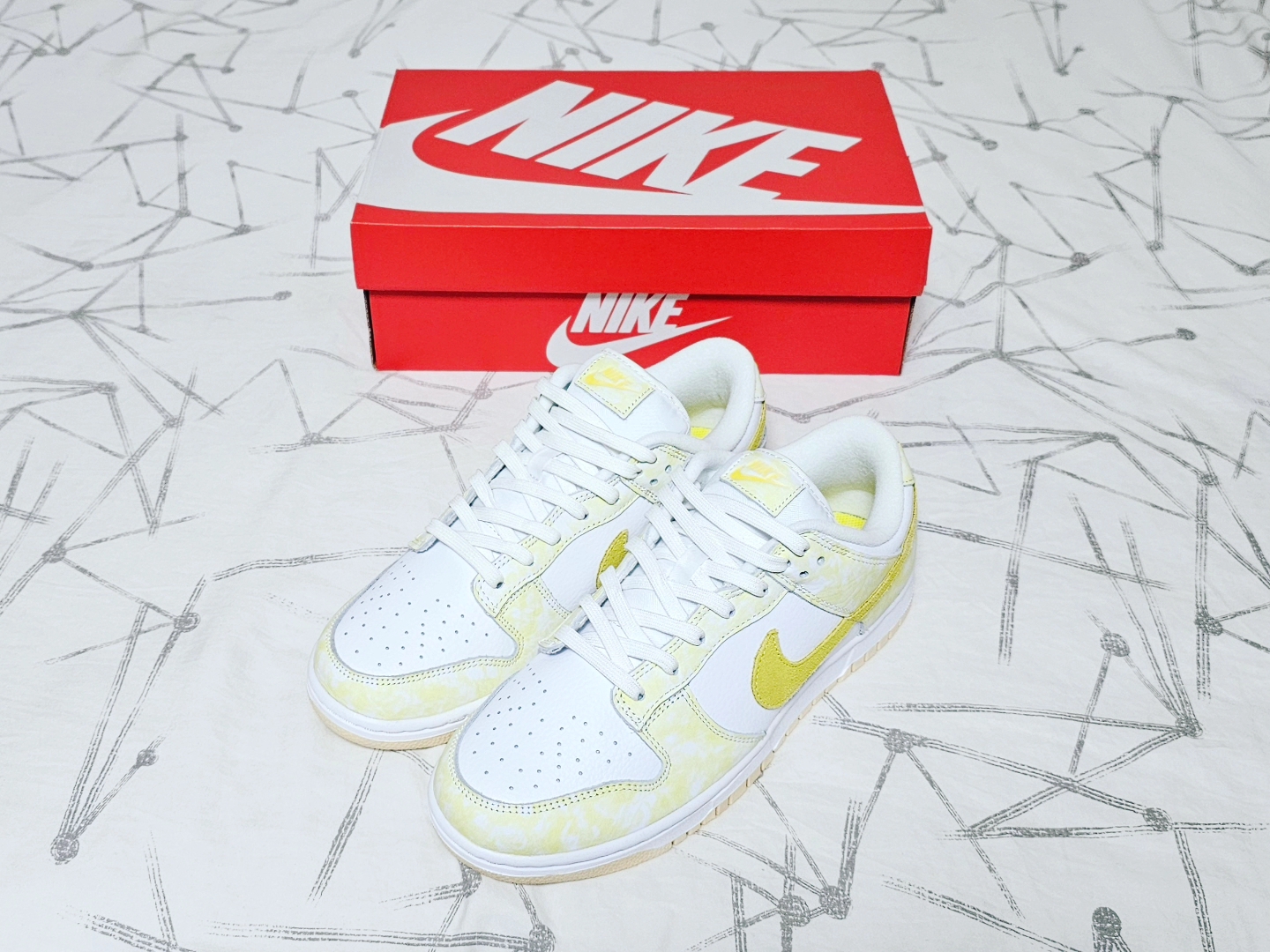 (W) Nike Dunk Low Yellow Strike 착용 스타일 - 1