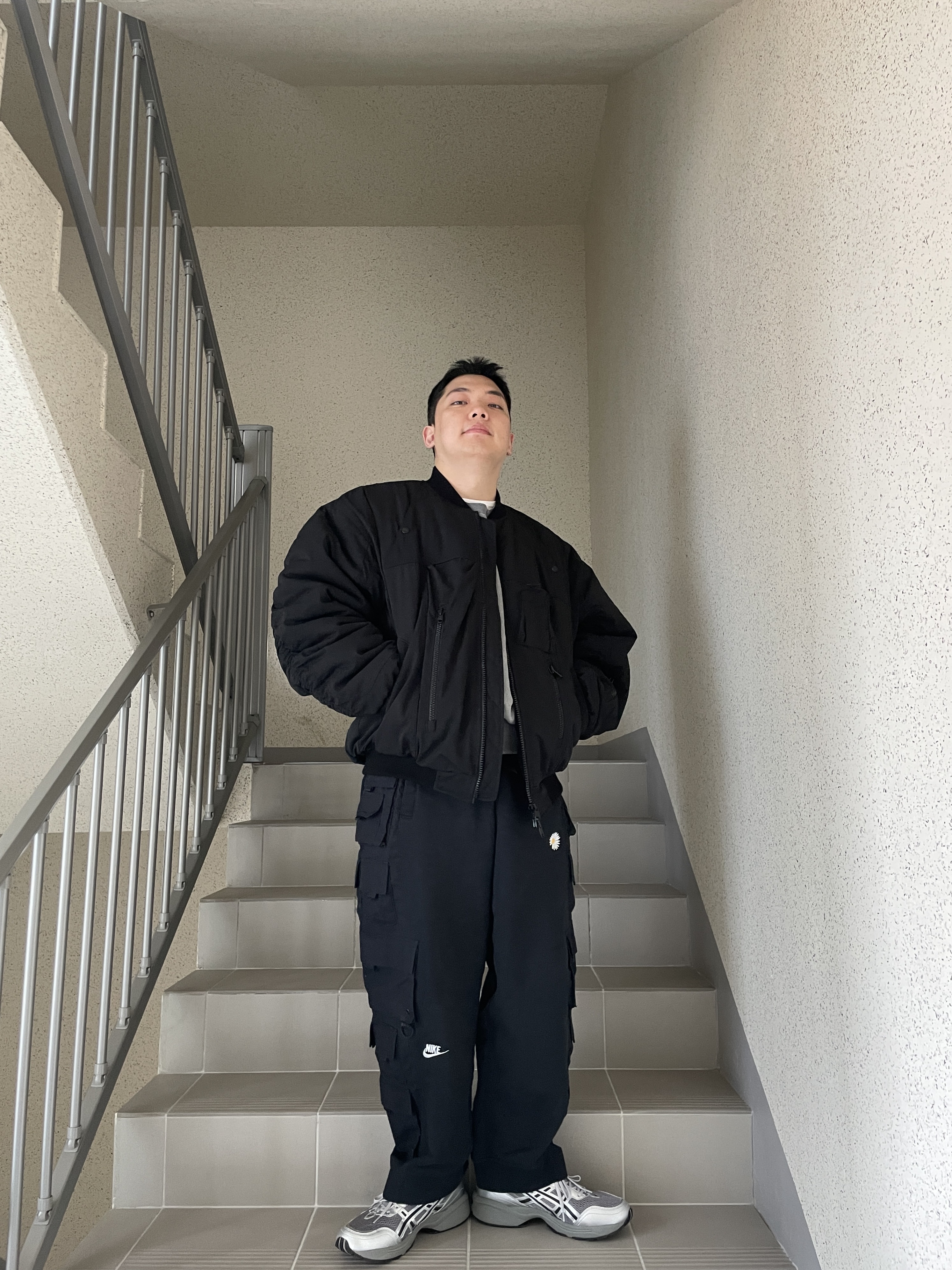 Asics x Freja Wewer Gel-1090 V2 Clay Grey Pure Silver, Undermycar Juggernaut Double Back Zip Steroid Bomber Triple Black - 23SS 착용 스타일 - 3