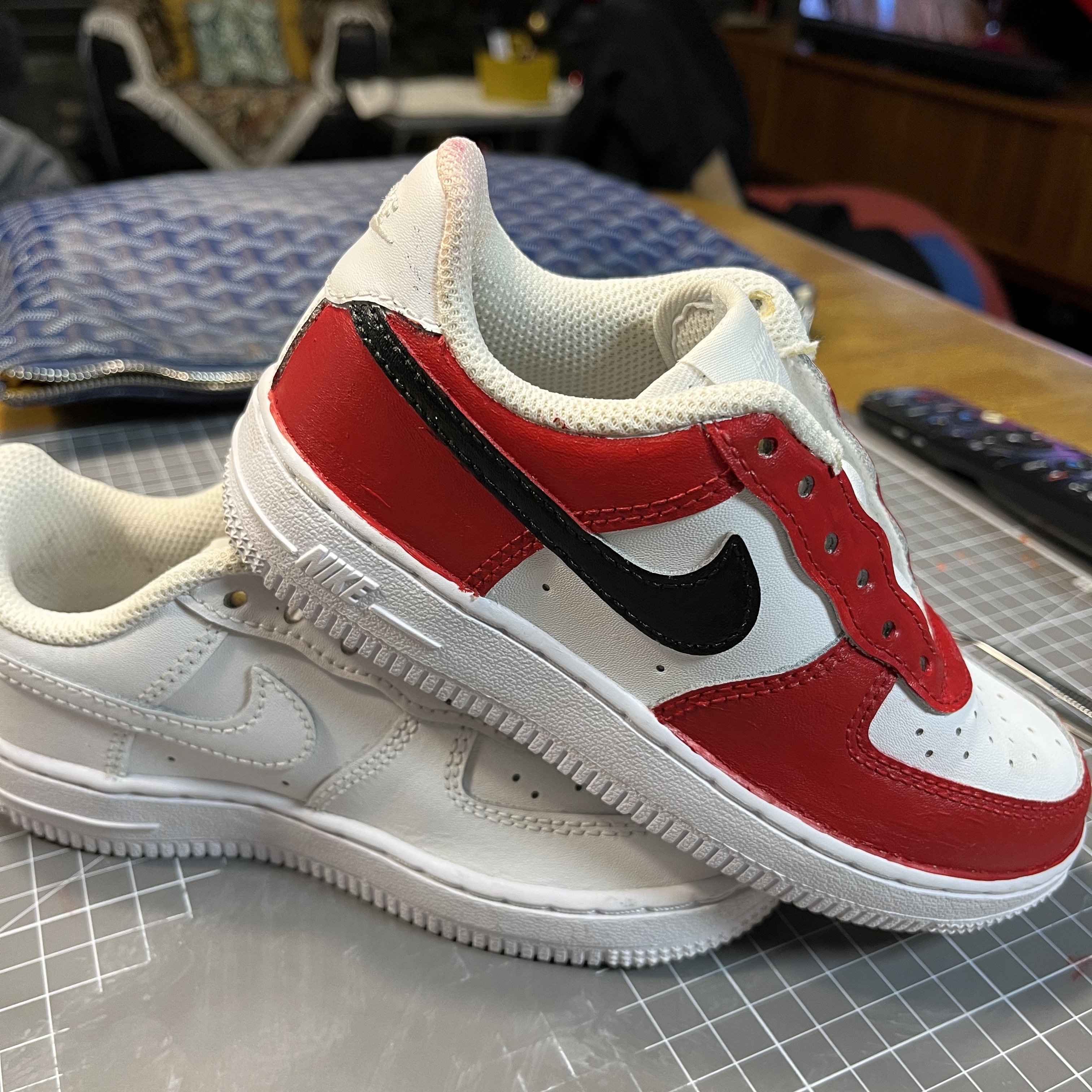 (GS) Nike Air Force 1 LE White 착용 스타일