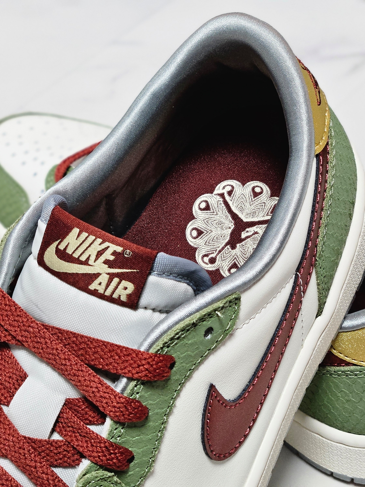 Jordan 1 Retro Low OG Chinese New Year 착용 스타일 - 3
