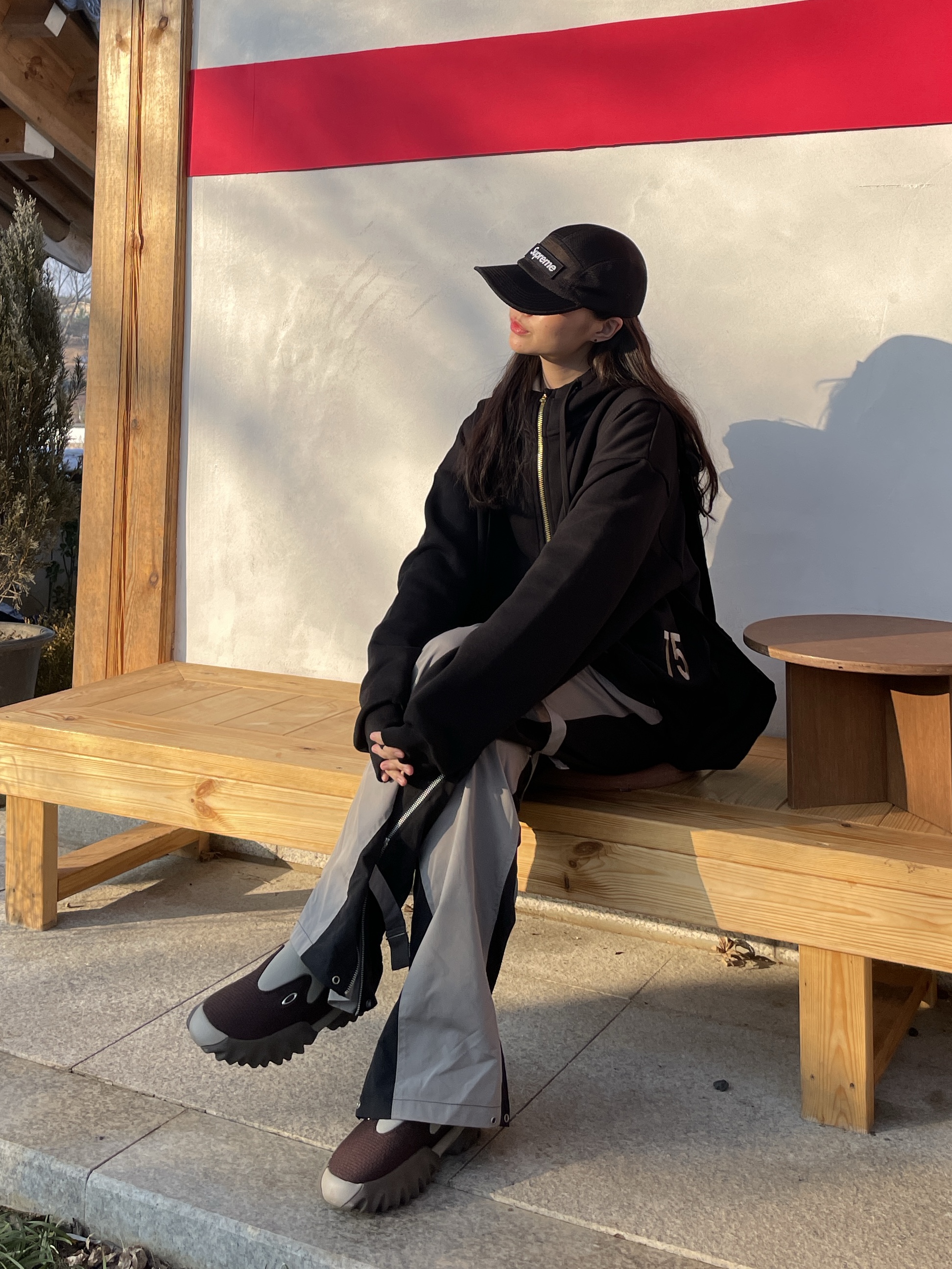 Oakley Factory Team x Brain Dead Ostrich Chop Saw Mule Maroon Espresso, Supreme Mesh Cordura Camp Cap Black - 23SS 착용 스타일