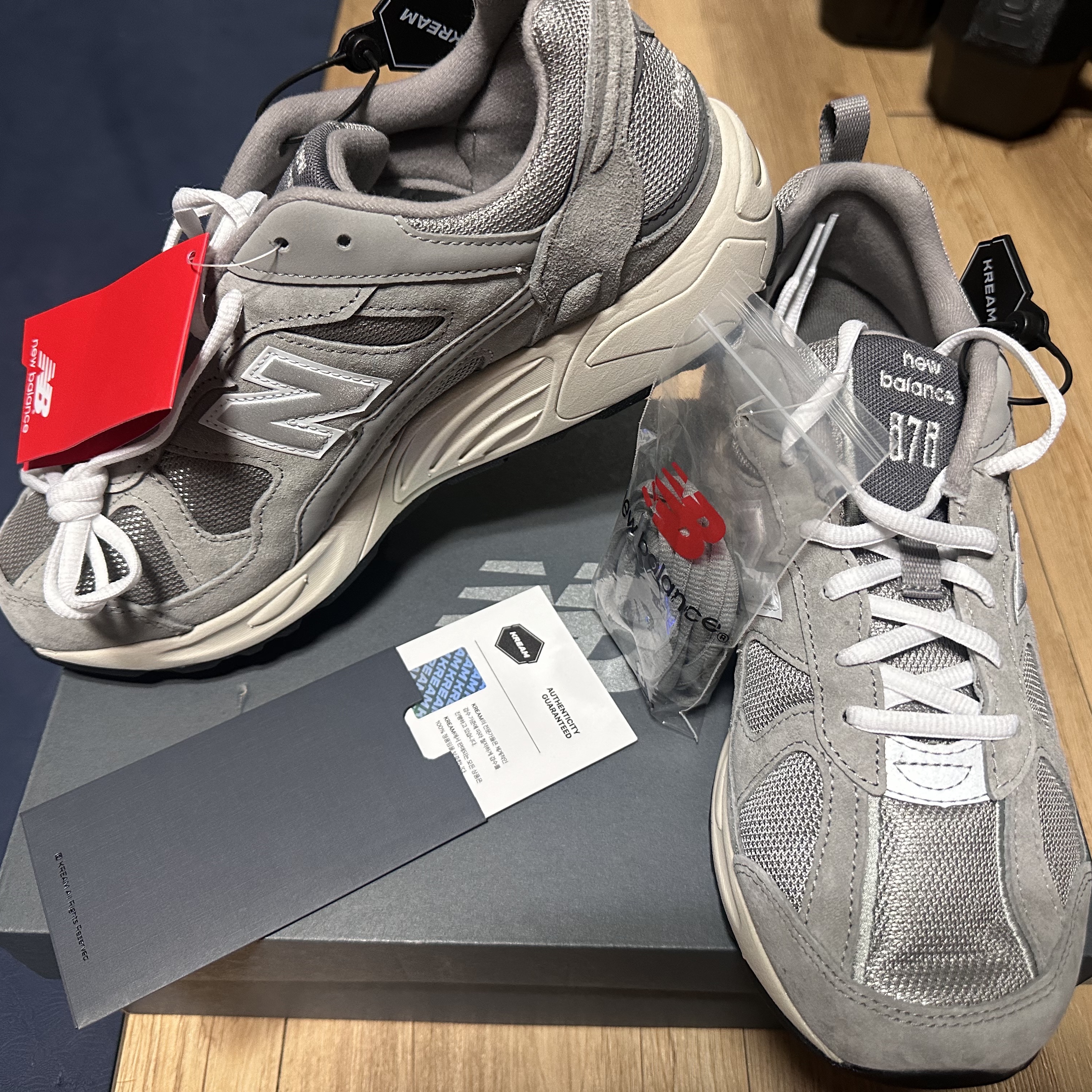 New Balance 878 Gray 착용 스타일