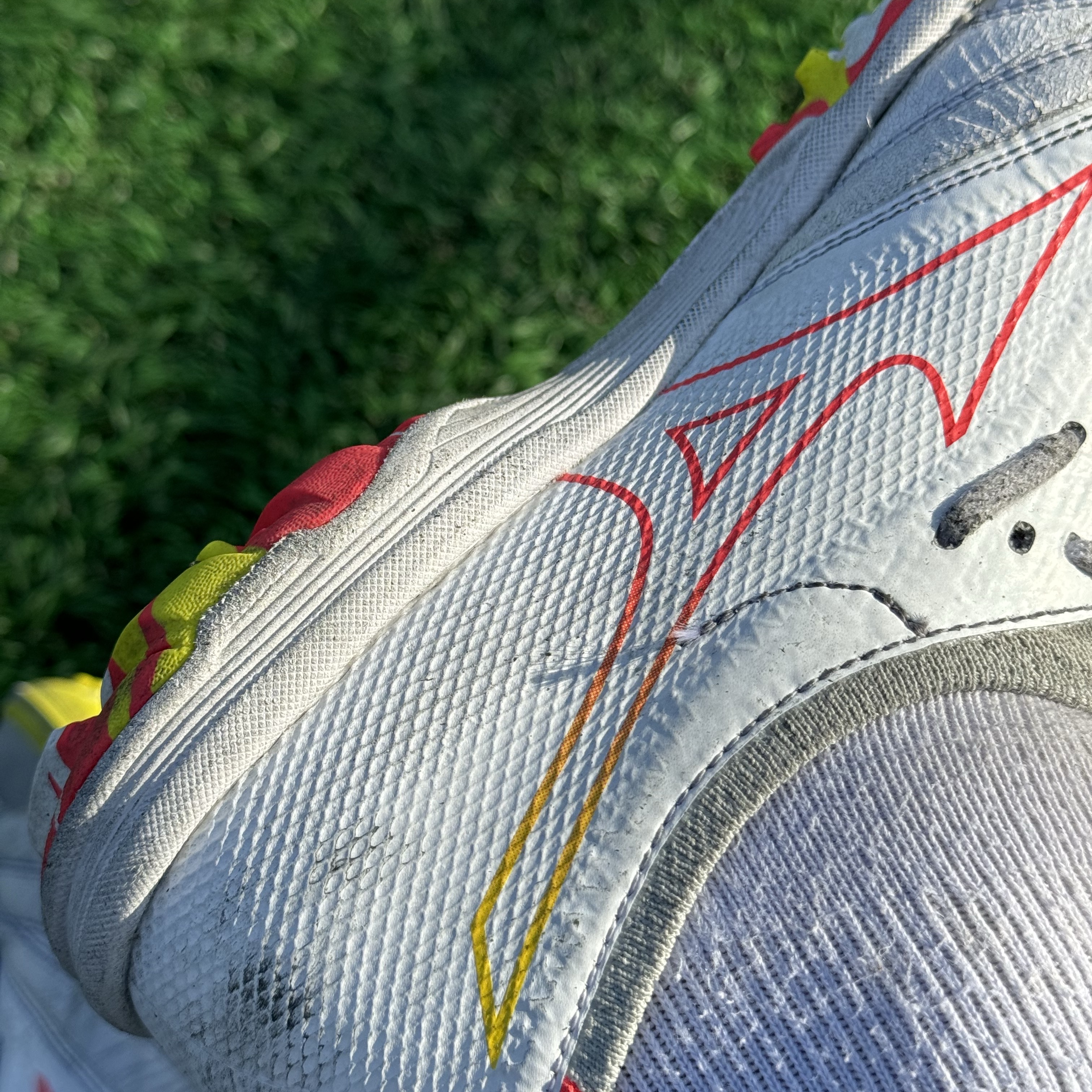 Mizuno Morelia Neo Sala B Japan TF White Piricoral 2 Volt 2 착용 스타일 - 1