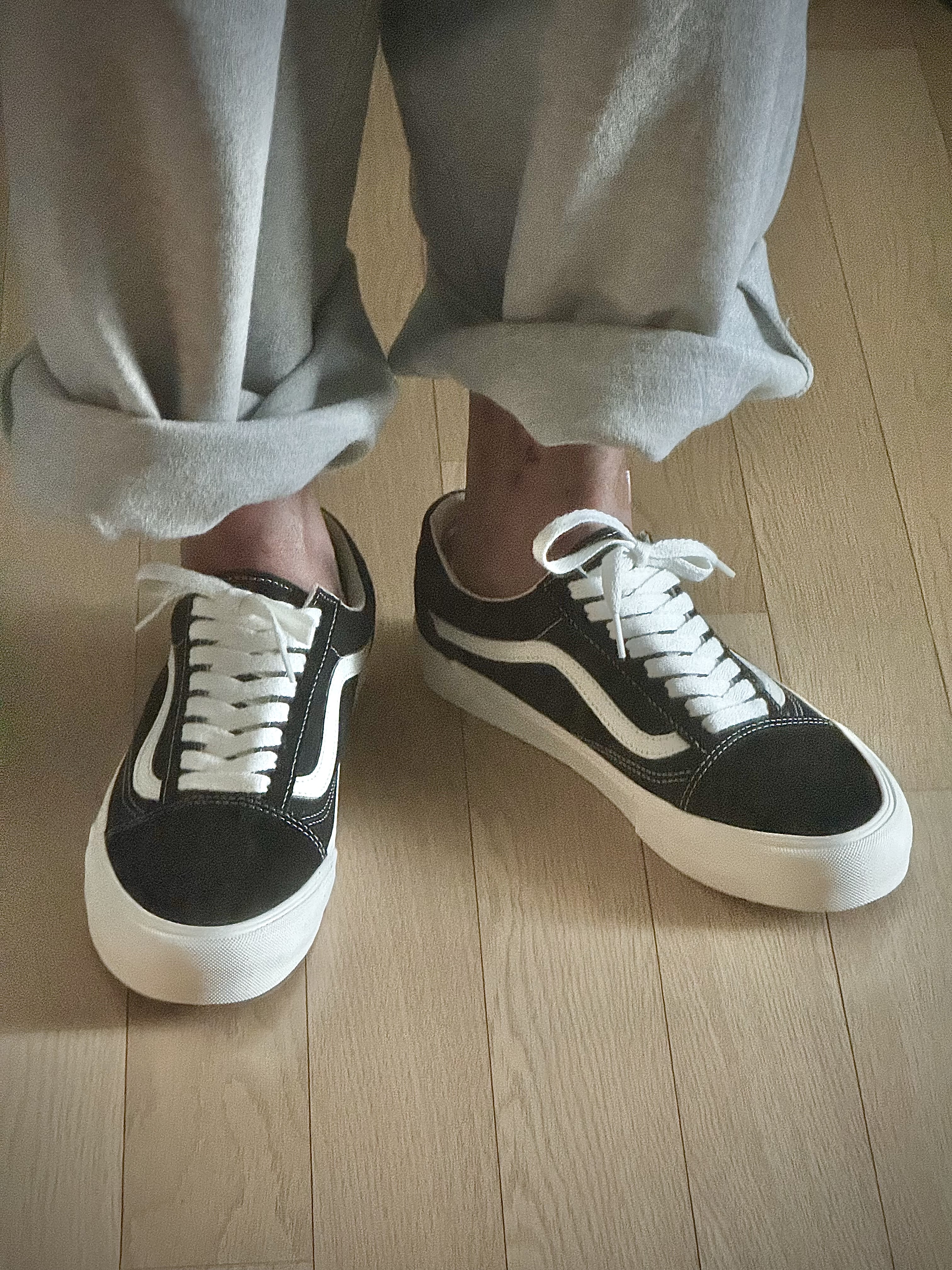 Vans Old Skool VR3 Black Marshmallow 착용 스타일