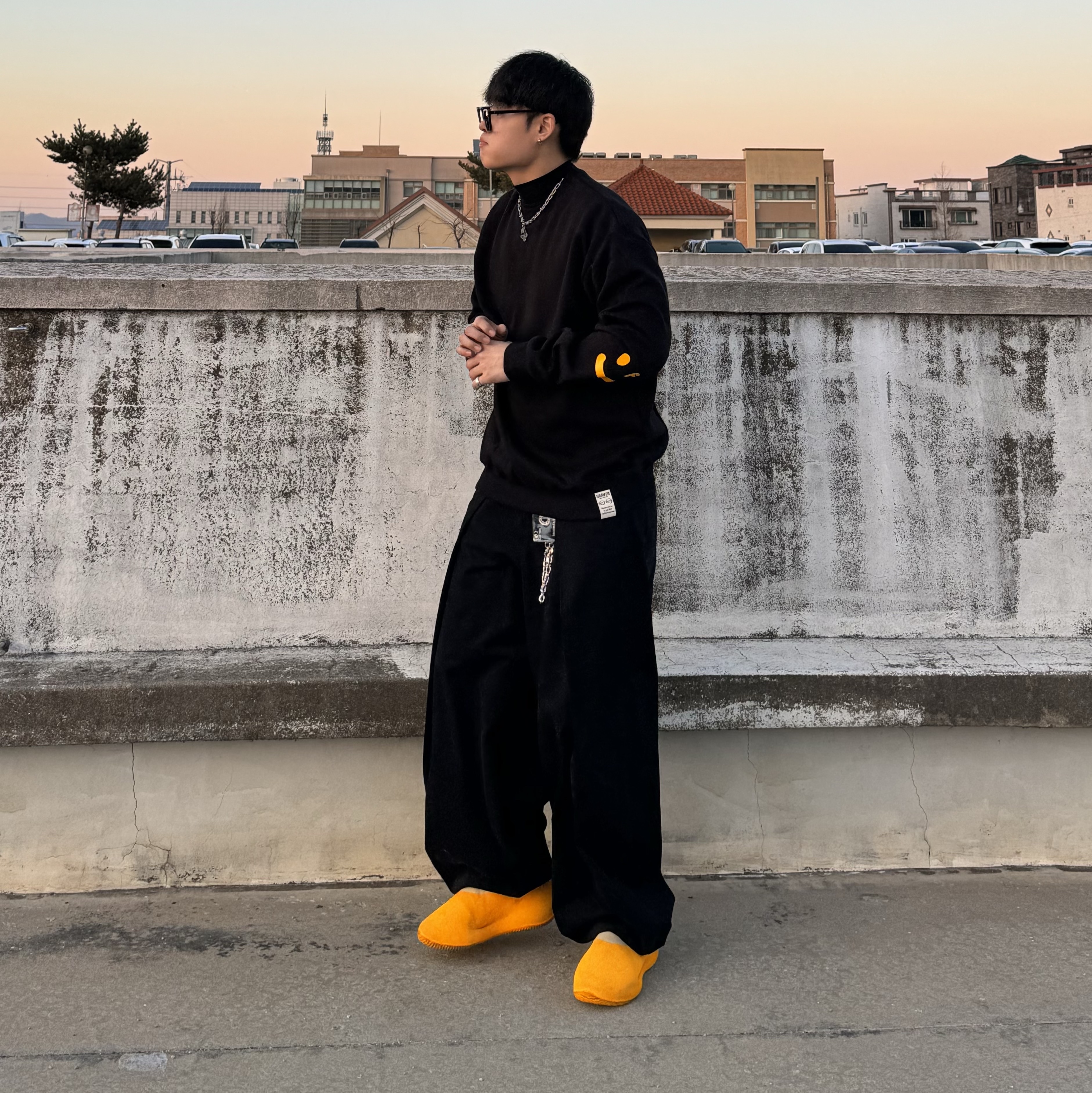 Adidas Yeezy Knit RNR Sulfur 착용 스타일 - 3