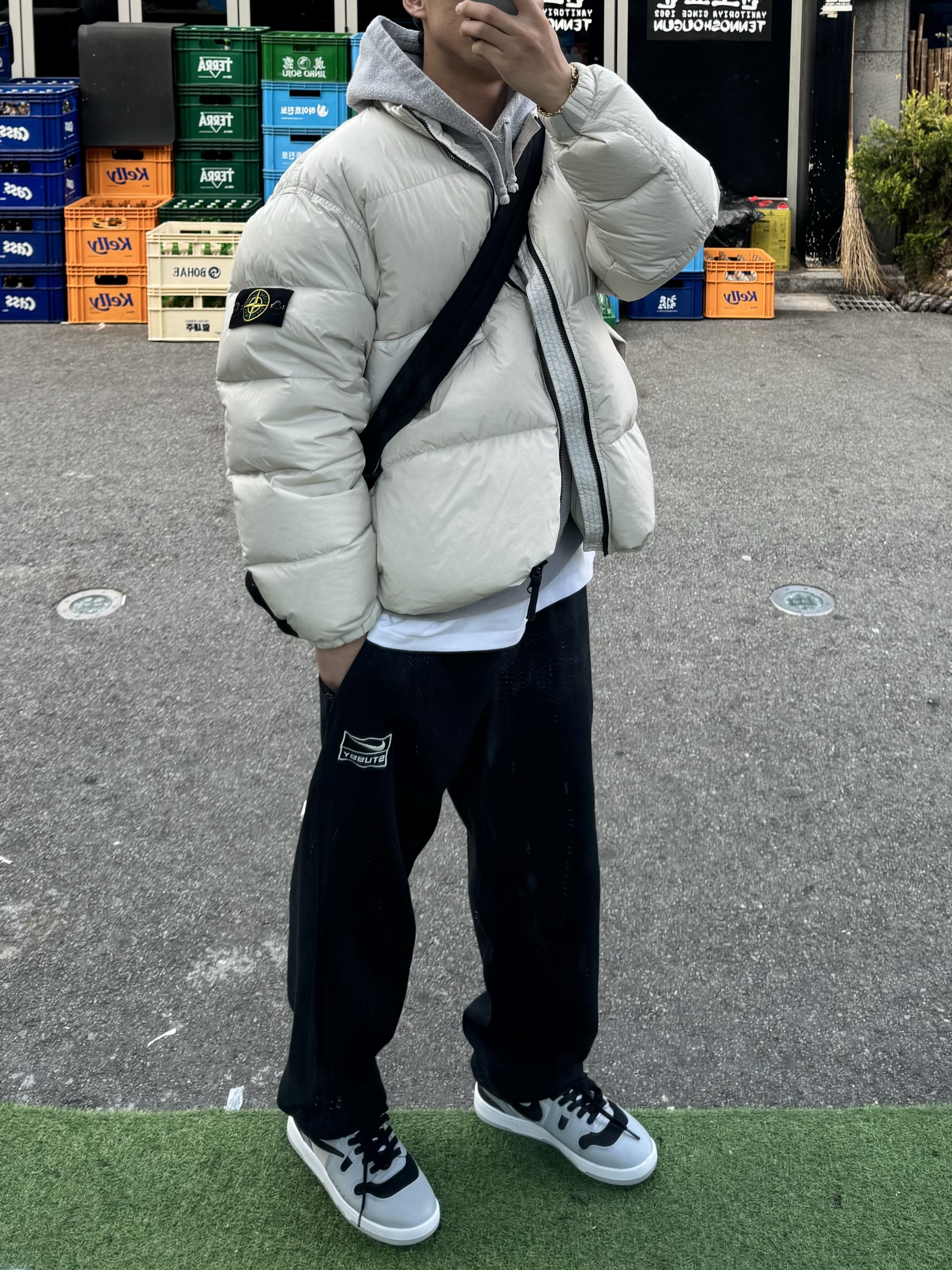Nike x Stussy NRG Washed Fleece Pants Black (DO5296-010), Nike x Travis Scott Mac Attack SP Light Smoke Grey 착용 스타일
