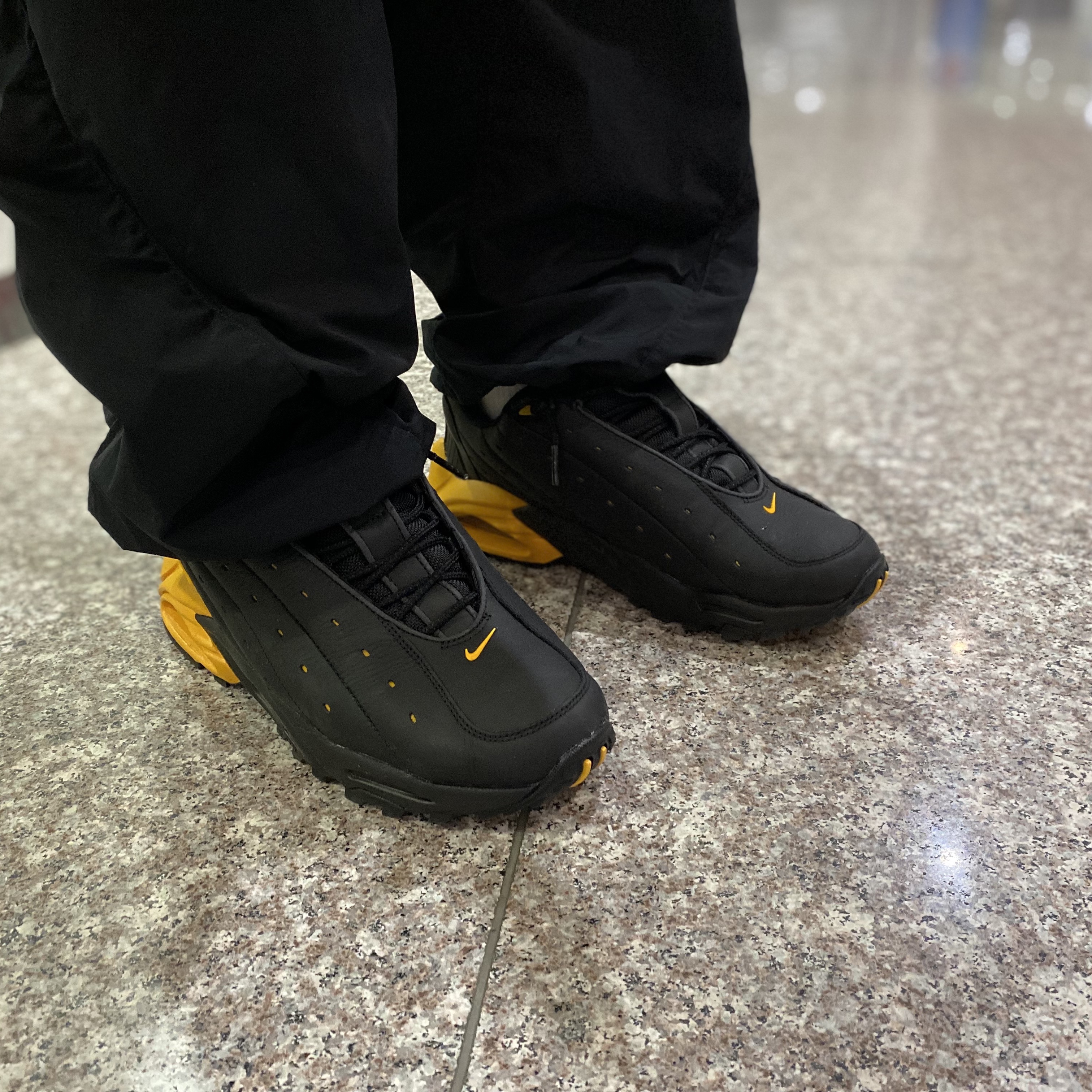 Nike x Drake Nocta Hot Step Air Terra Black and Yellow 착용 스타일