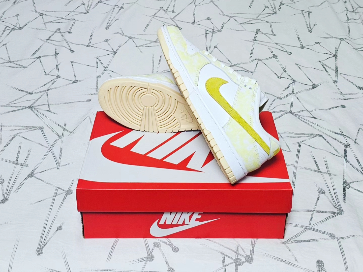 (W) Nike Dunk Low Yellow Strike 착용 스타일 - 4