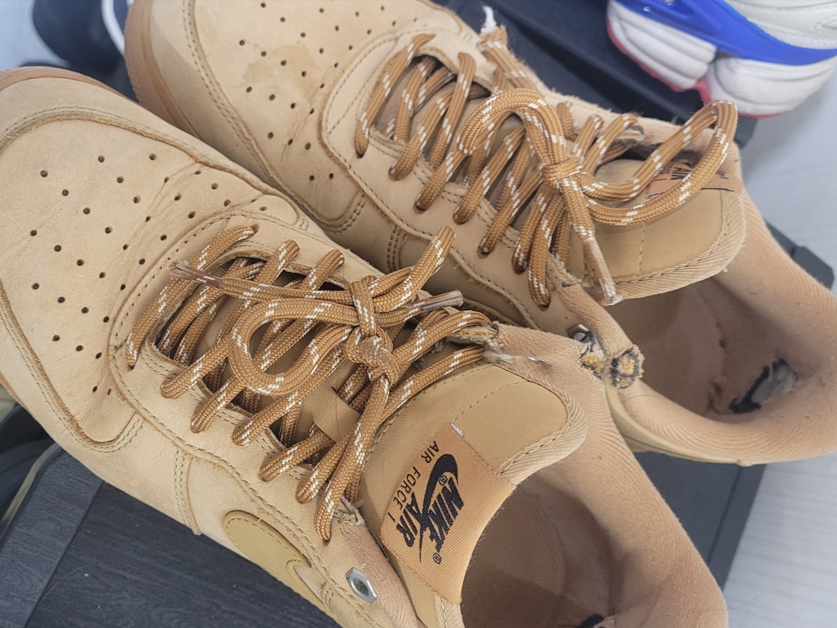 Nike Air Force 1 '07 WB Flax 착용 스타일