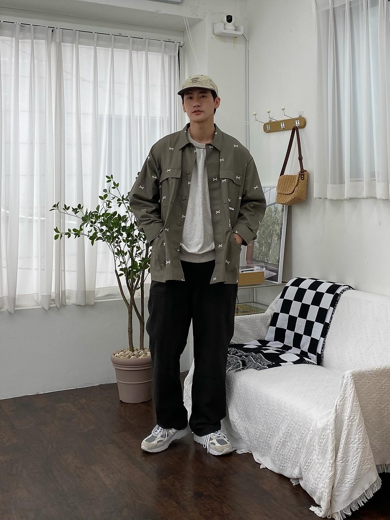 New Balance 992 Made in USA White Silver 착용 스타일 - 2